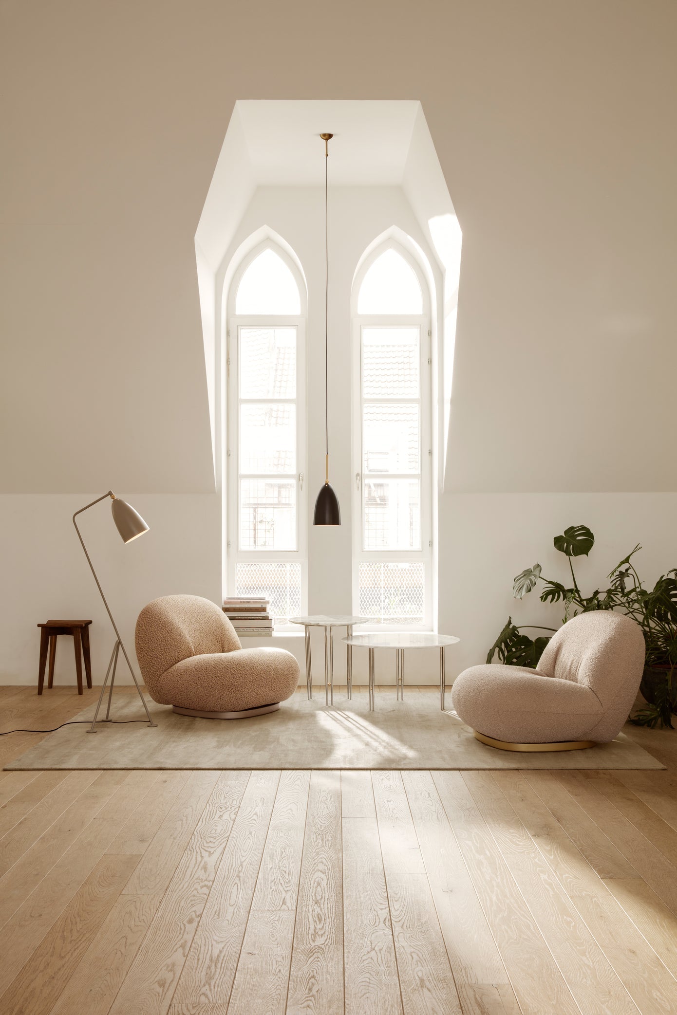 GRÄSHOPPA brown tripod reading floor lamp
