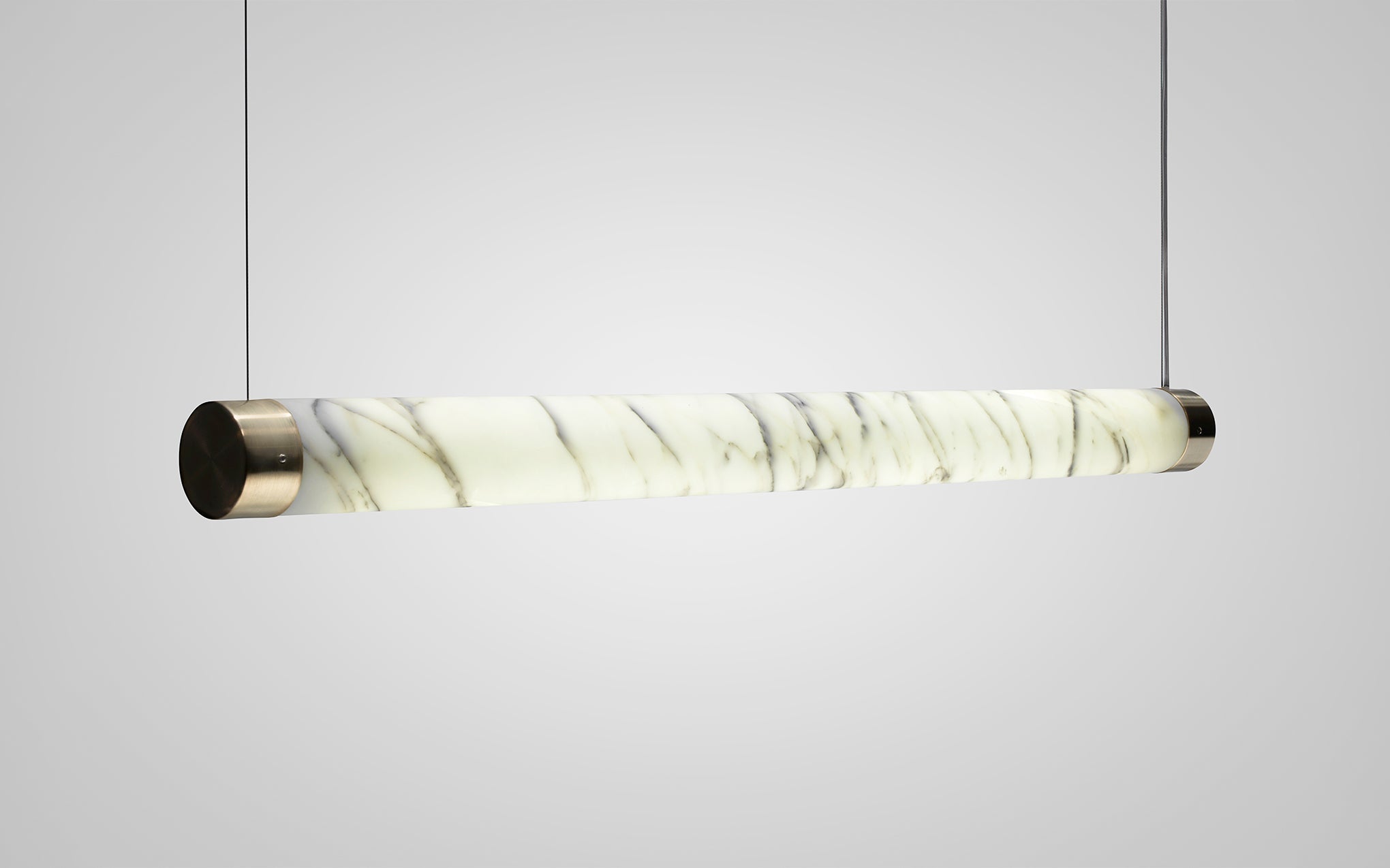 Lampa wisząca TUBE marmur z mosiężnym wykończeniem