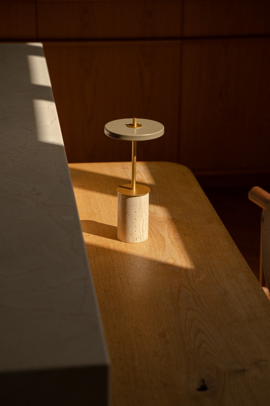 Lampa stołowa ASTERIA MOVE MINI trawertyn ze złotą wstawką
