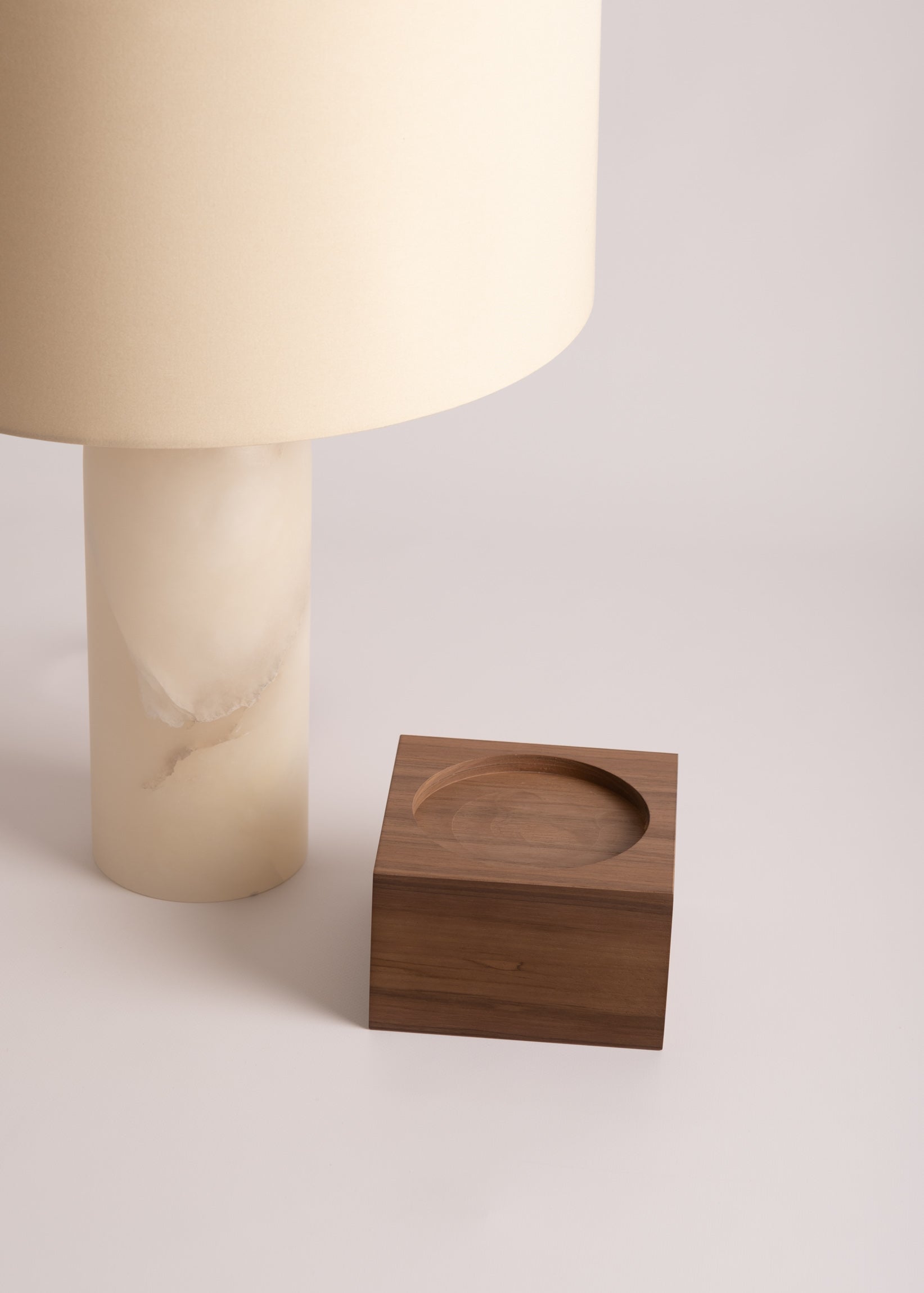 Lampa stołowa PURA KELO biały alabaster