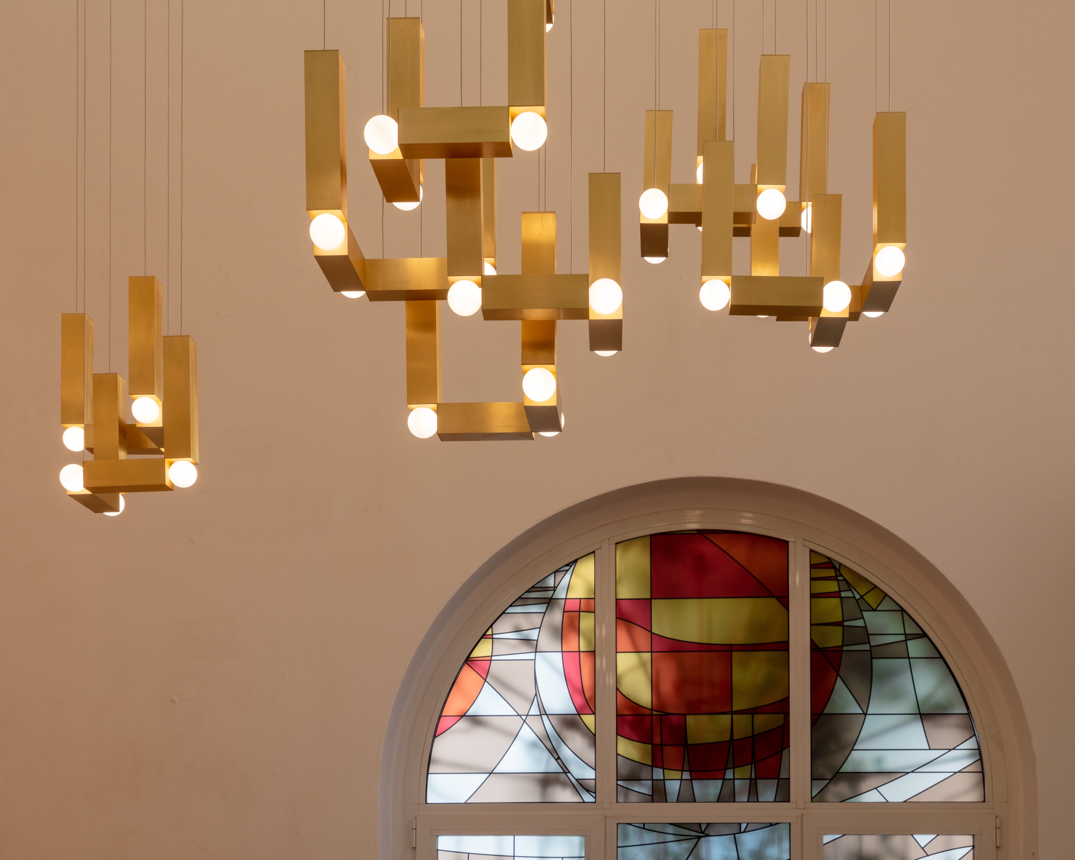 Lampa wisząca VESPER QUATTRO opalowy klosz ze srebrnym wykończeniem
