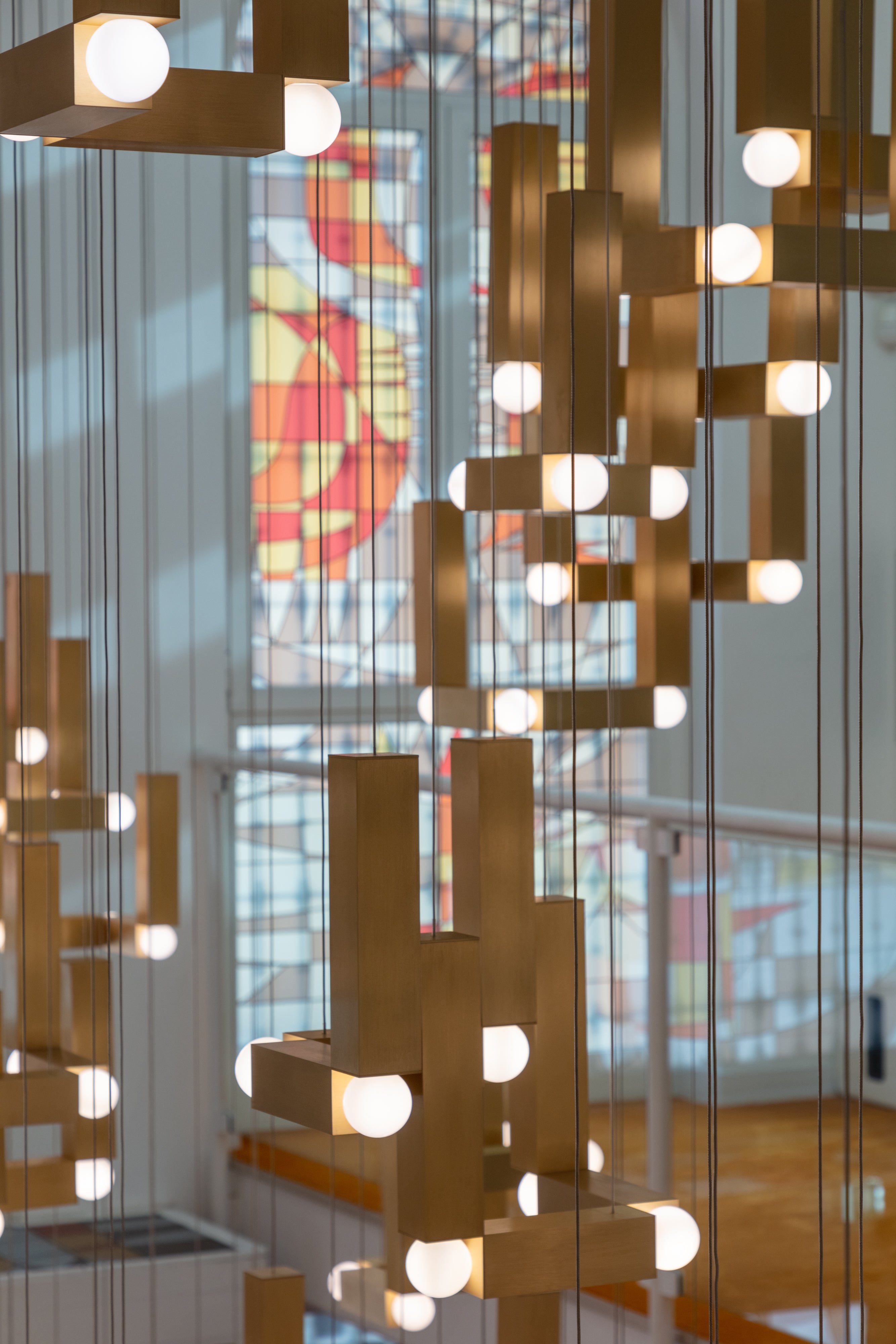 Lampa wisząca VESPER DUO opalowy klosz z brązowym wykończeniem