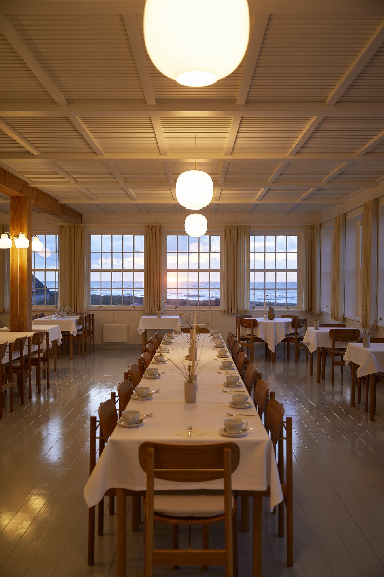 VL RING CROWN 2 Wall Lamp white with brass base