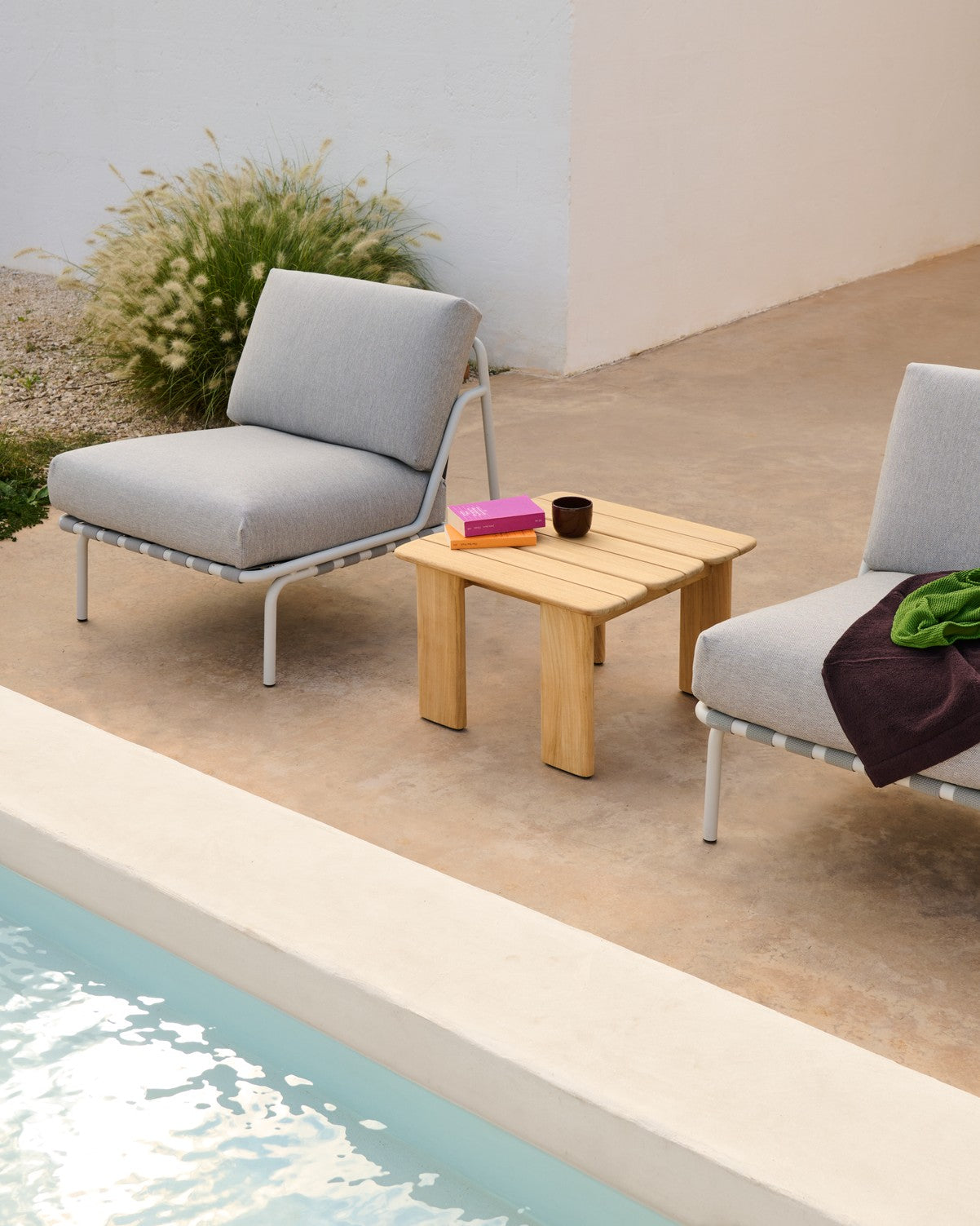 Outdoor Armchair SETTLE Gray with Green Base [Amelia]