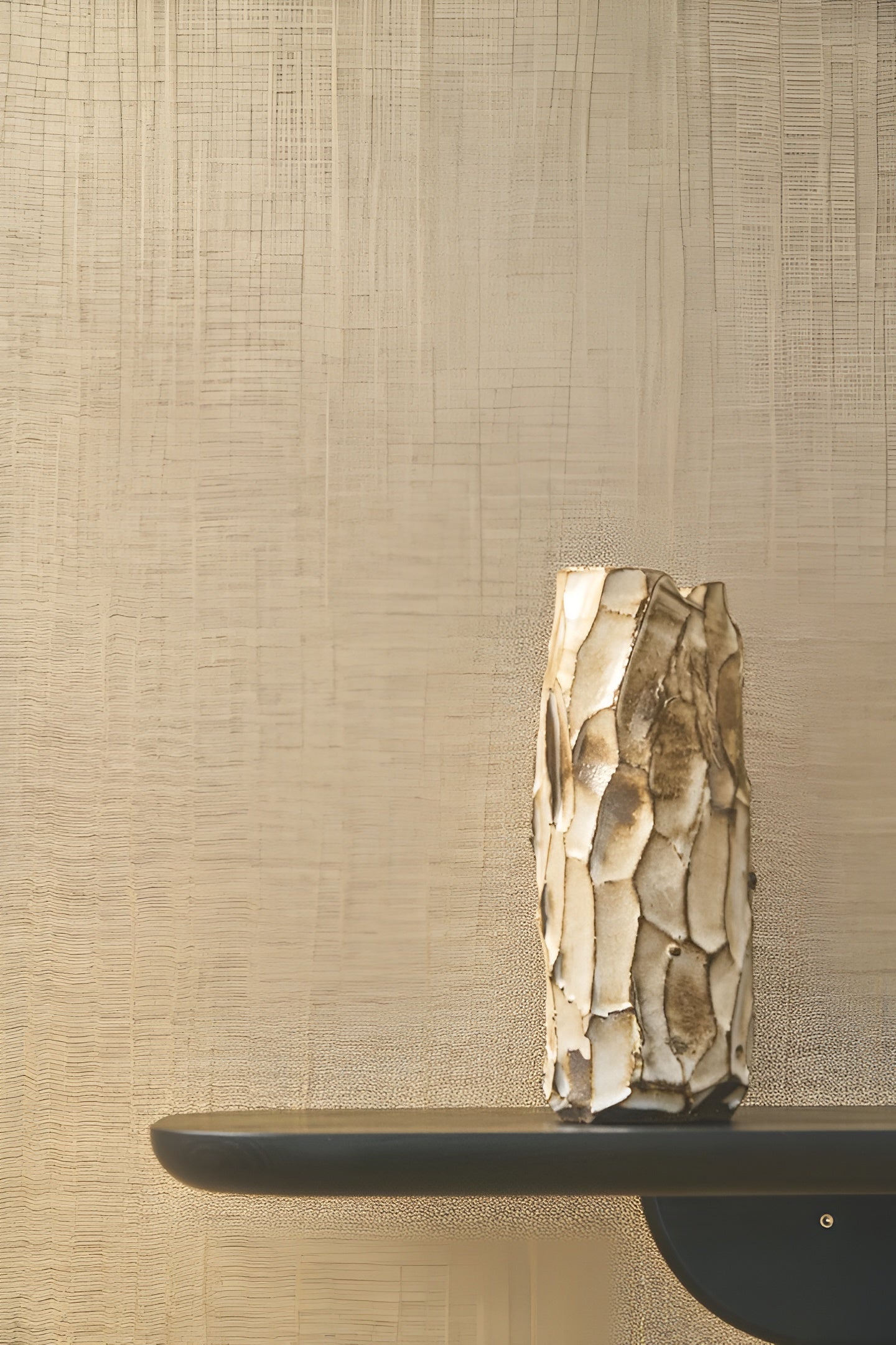 Tapeta tekstylna imitująca płótno z opalizującym wykończeniem EGEA - NATUREL CHAMPAGNE DORÉ szampański ze złotym