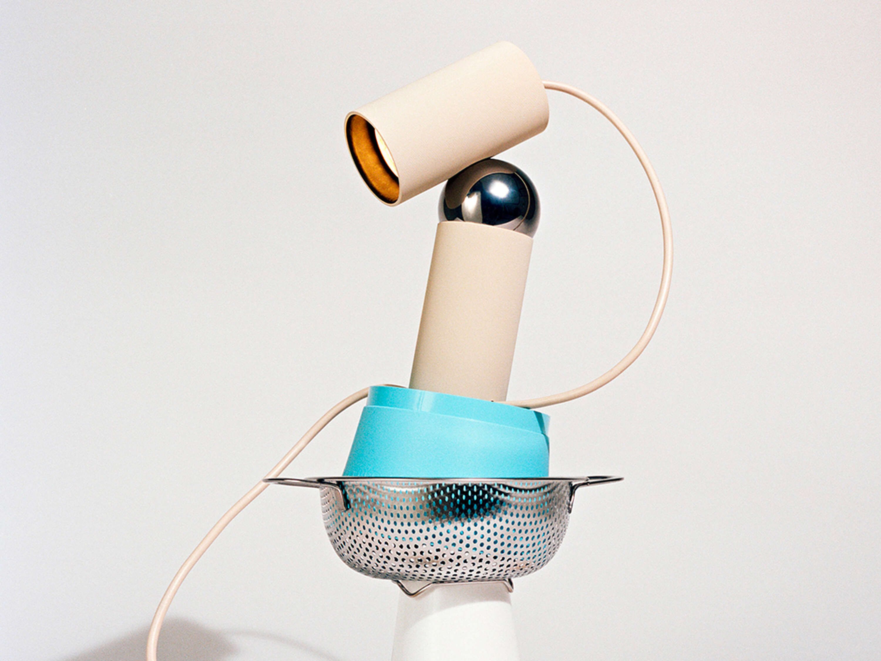 Lampa stołowa BILBOQUET kremowy