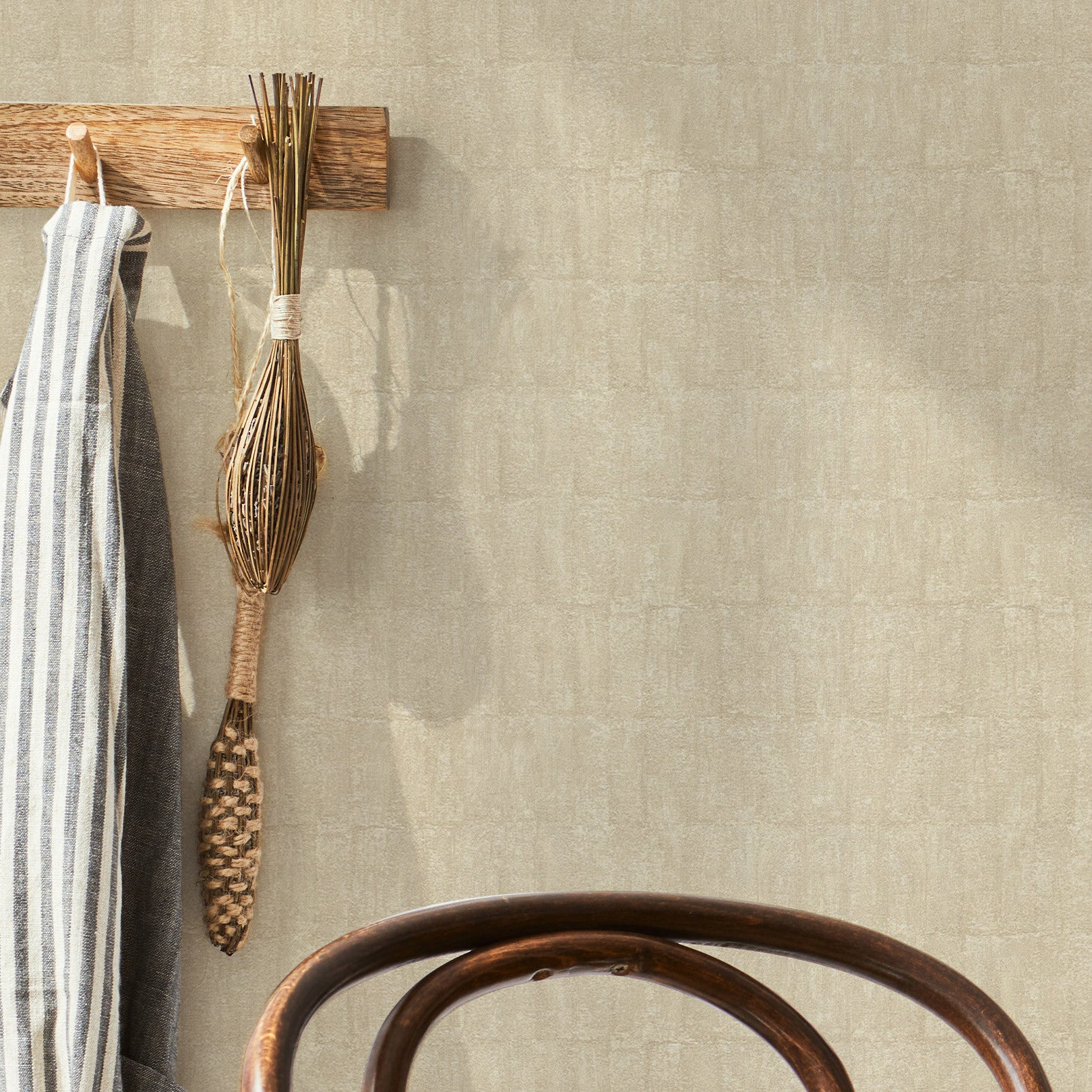 BIZEN Structural Wallpaper Imitating Clay - SABLE Beige