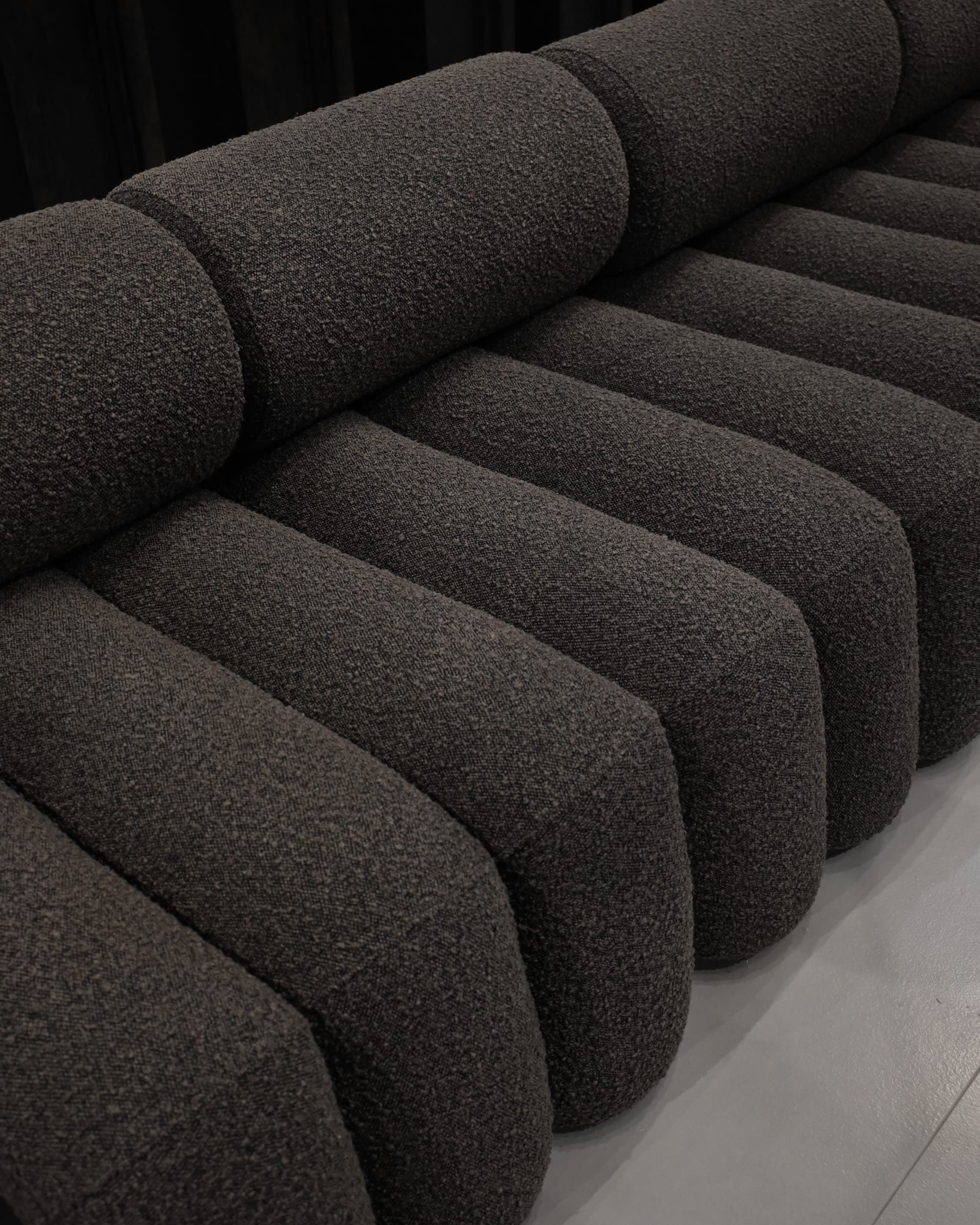 FOKU armchair in gray-brown boucle