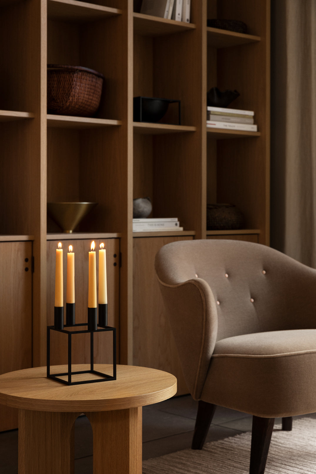 INGEBORG Armchair brown sheepskin with dark oak base