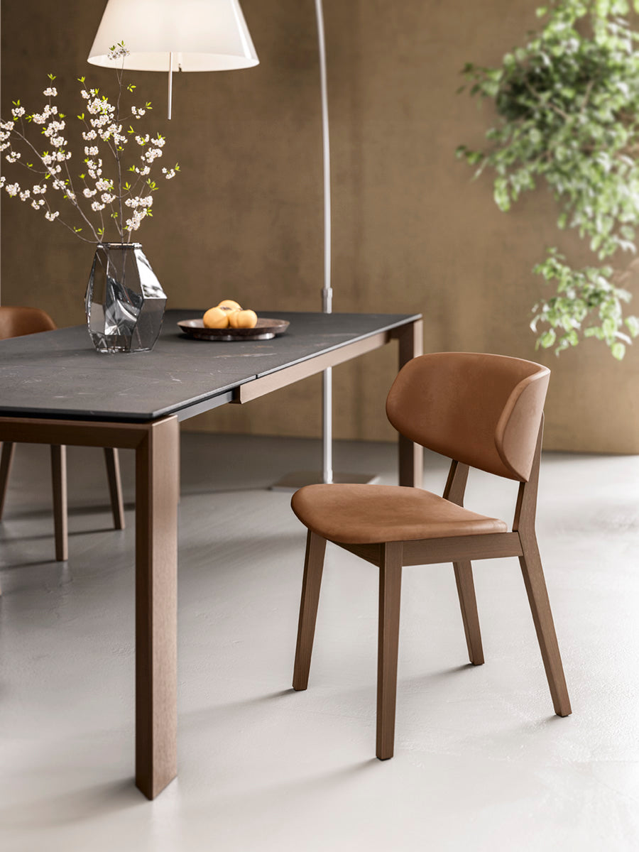Extendable table OMNIA with a brown top and dark wooden base