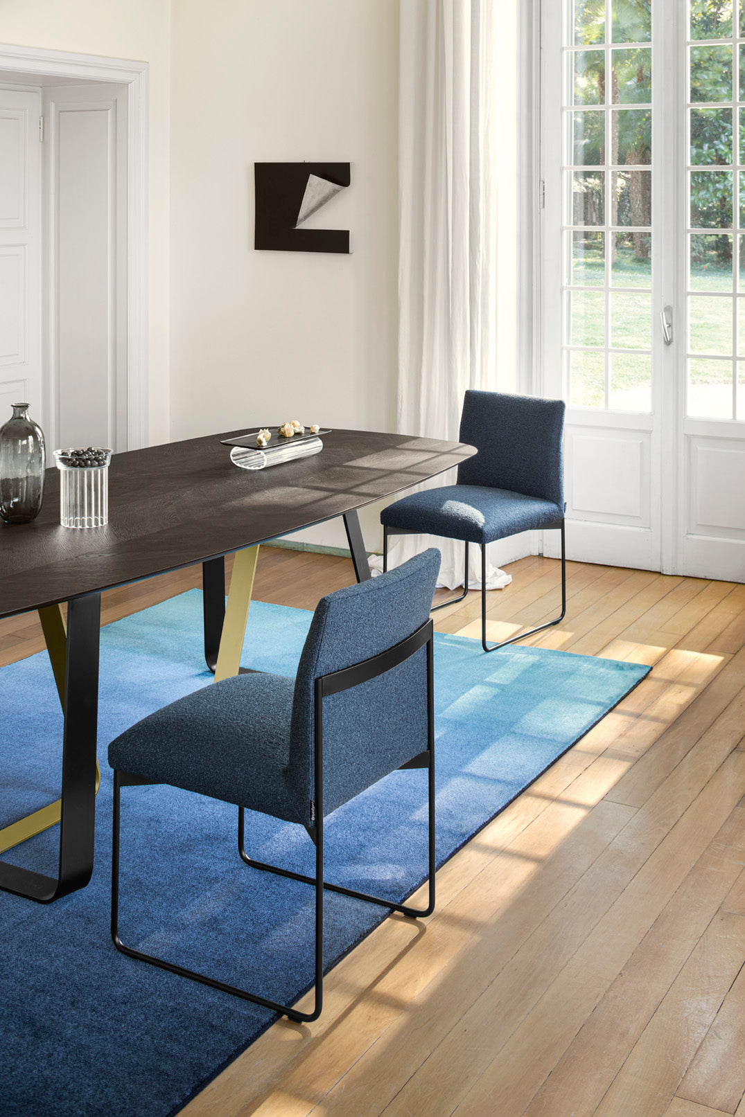 GALA upholstered chair with a golden base