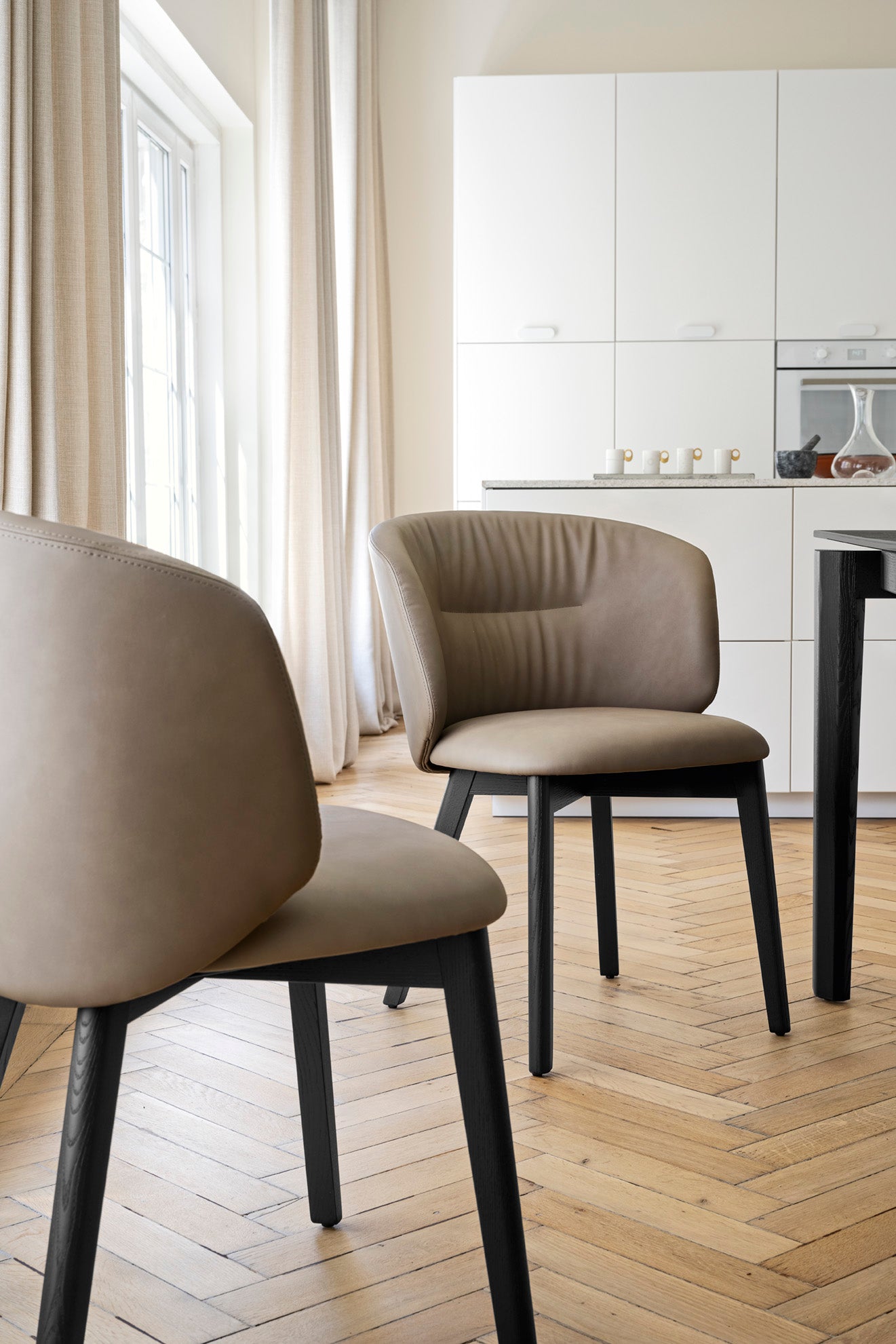 SWEEL upholstered chair with walnut base