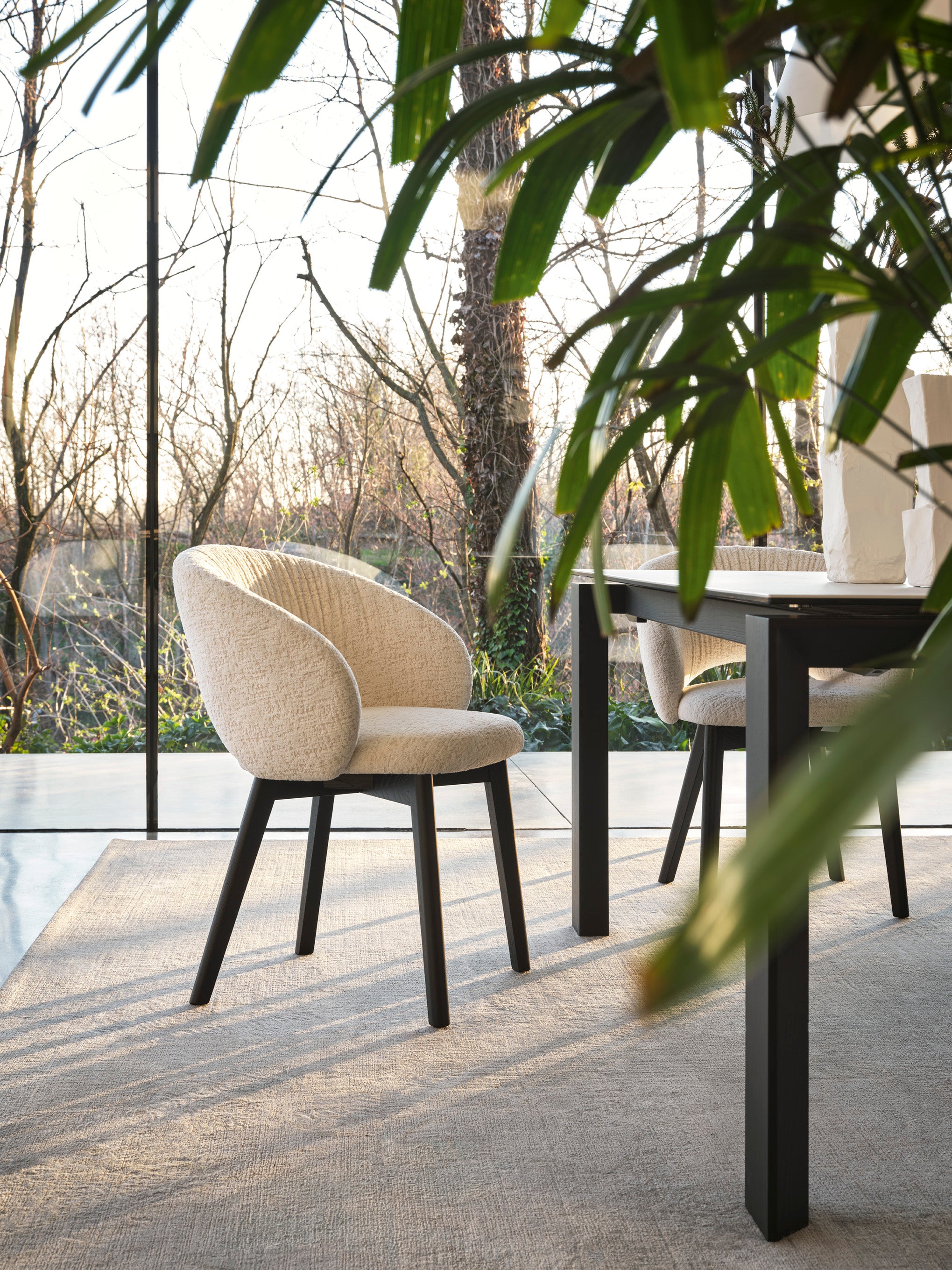 Upholstered ANIME Chair with Black Wooden Base