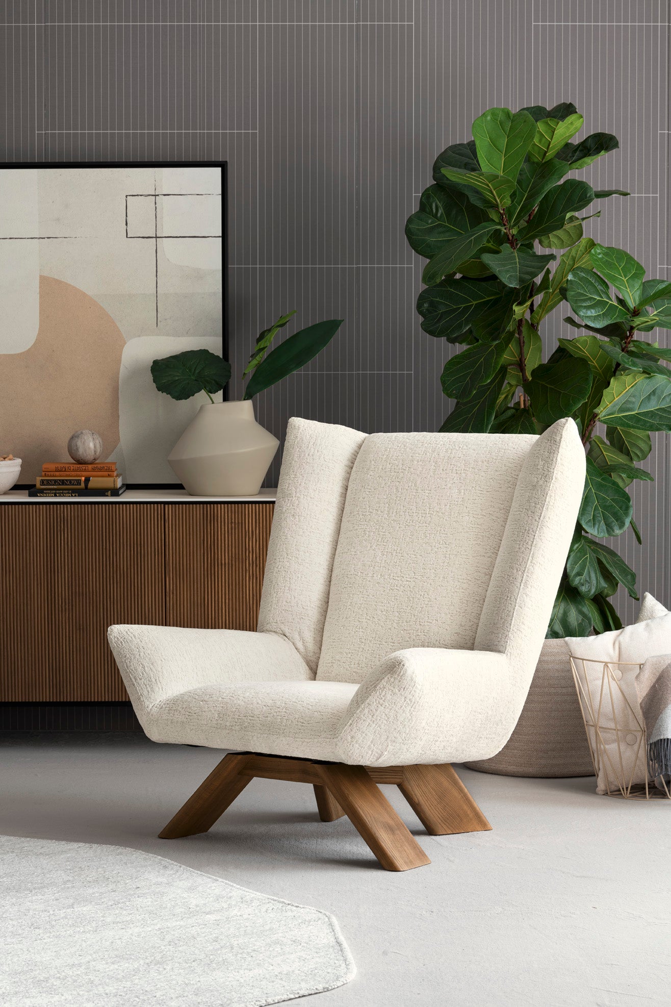 Sessel DALIA gepolstert mit Nussbaumfuß