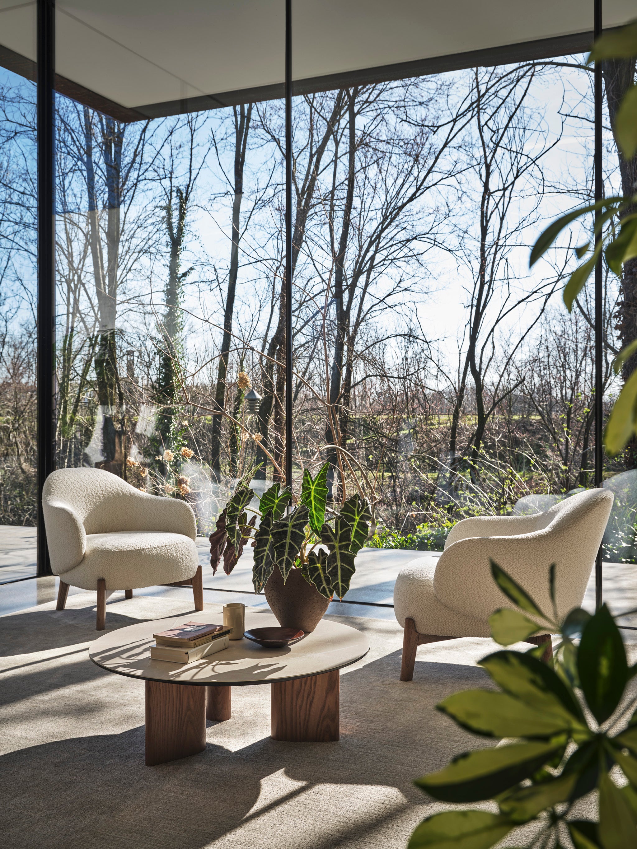SANDY coffee table brown ceramic with dark wooden base