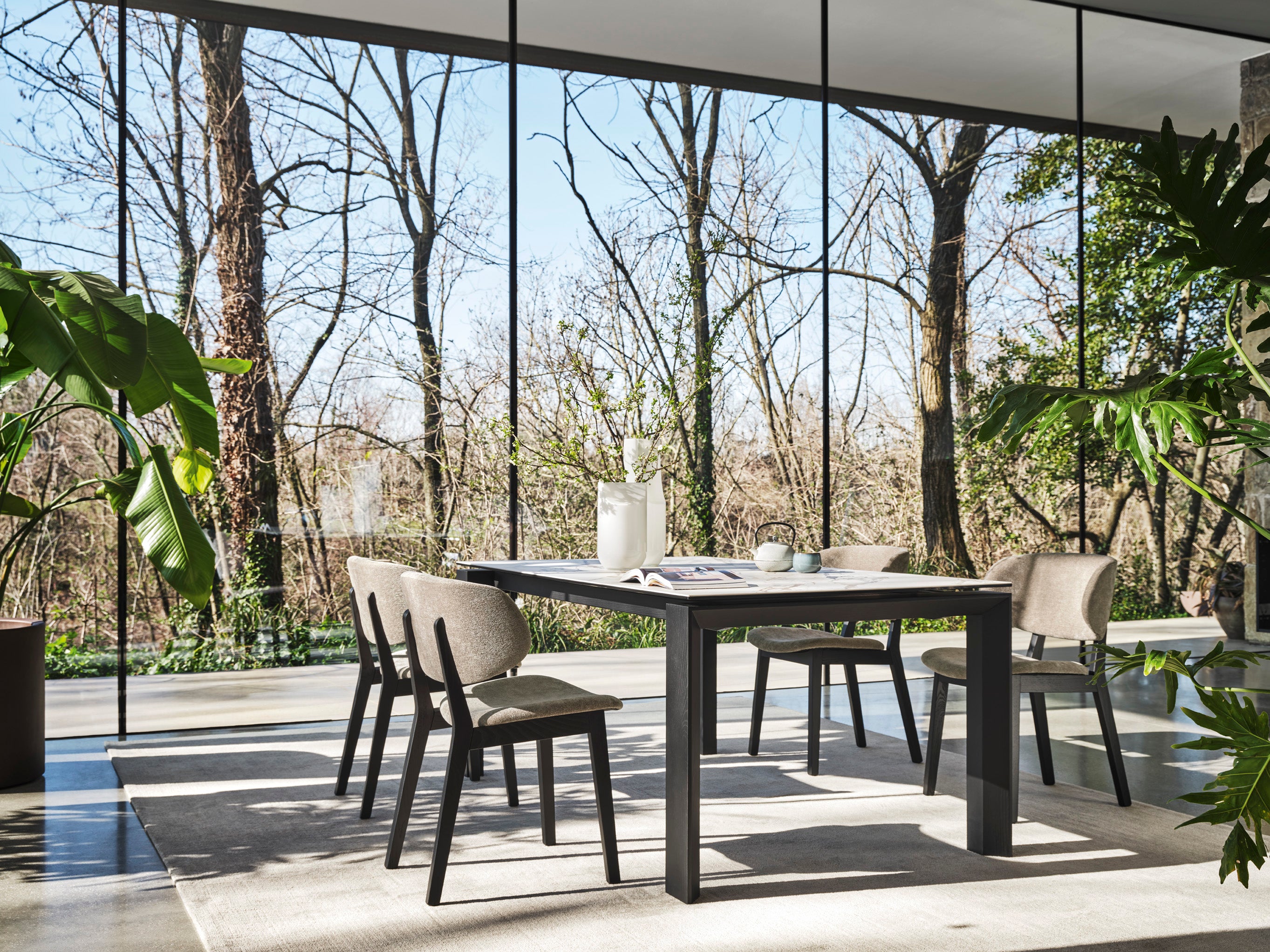 Stół rozkładany OMNIA biały blat z orzechową podstawą