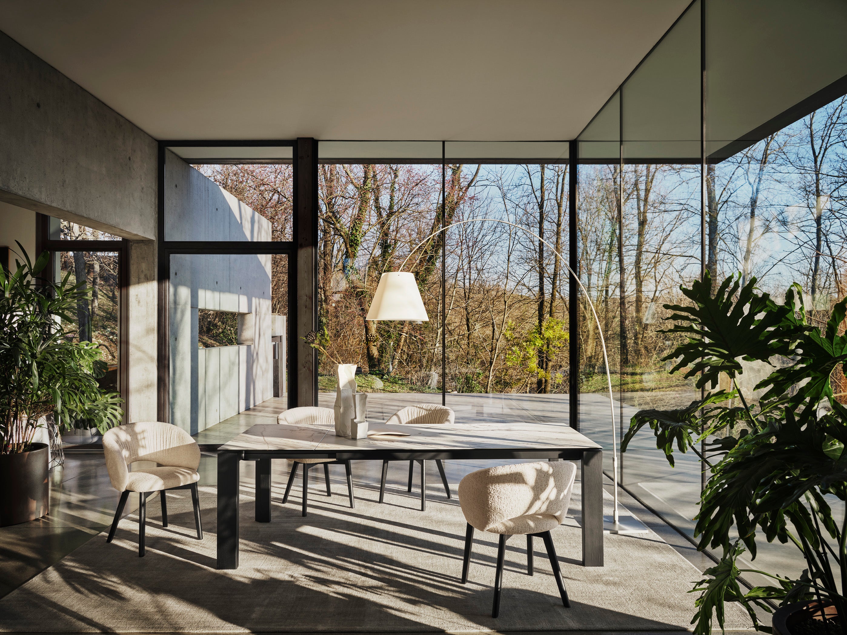 Stół rozkładany OMNIA biały blat z orzechową podstawą