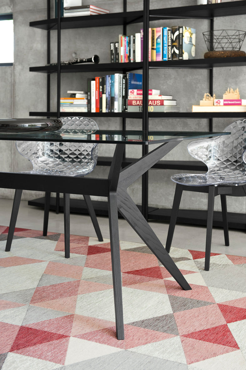 Stuhl SAINT TROPEZ mit grauem Sitz und schwarzem Holzgestell