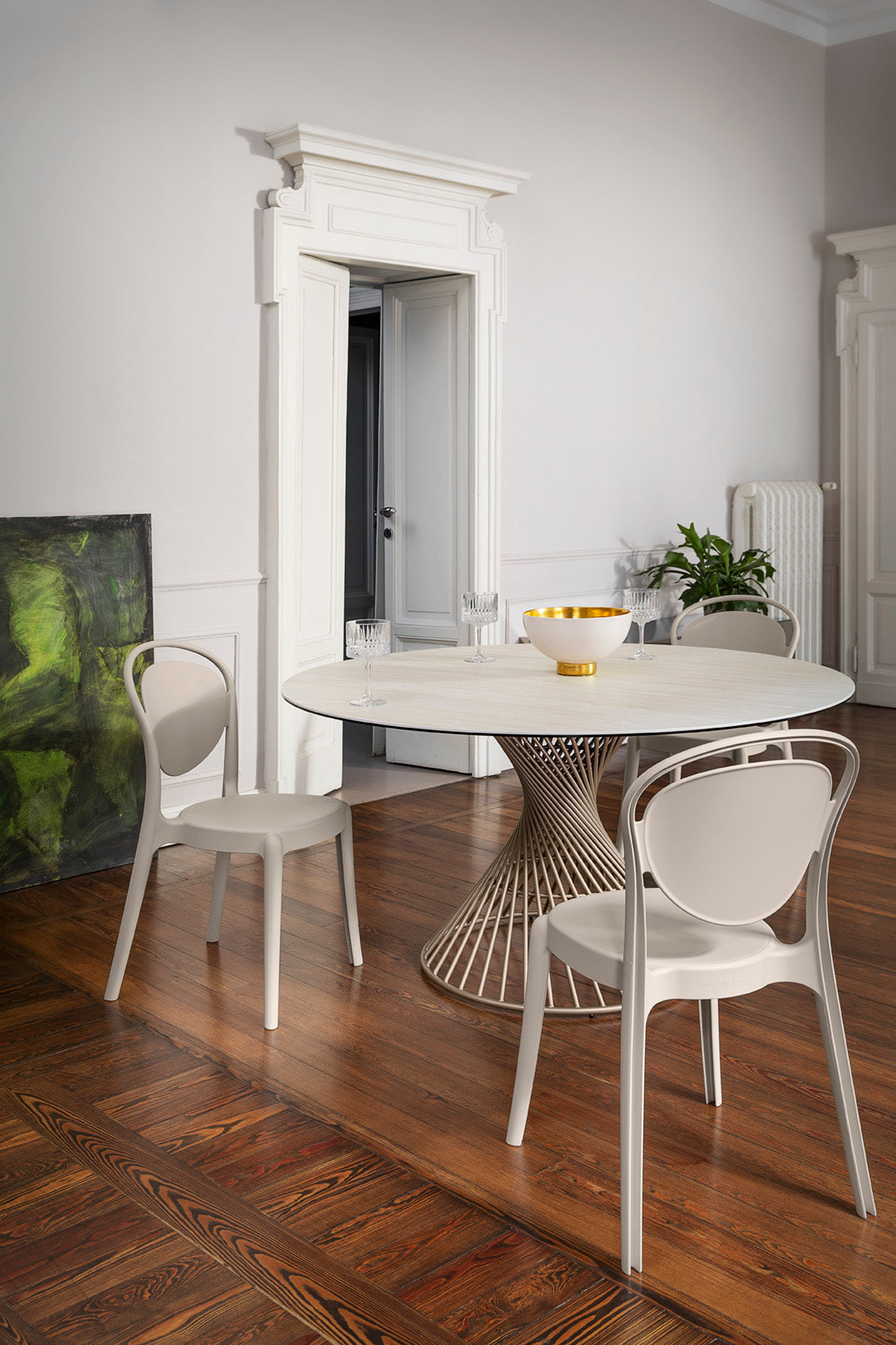 Round Table VORTEX with Cream Top and Brown Base