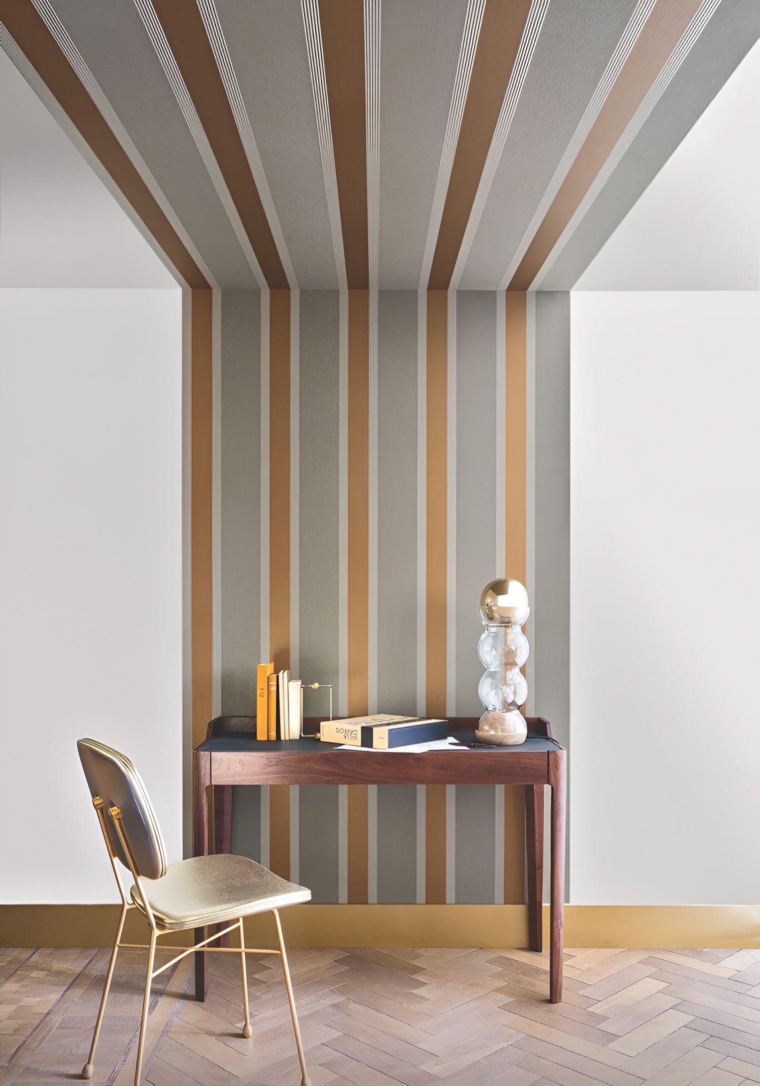 Tapeta z geometrycznym wzorem w paski AUTEUIL - VERT ARGILE/DORE ciemny zielony z żółtym