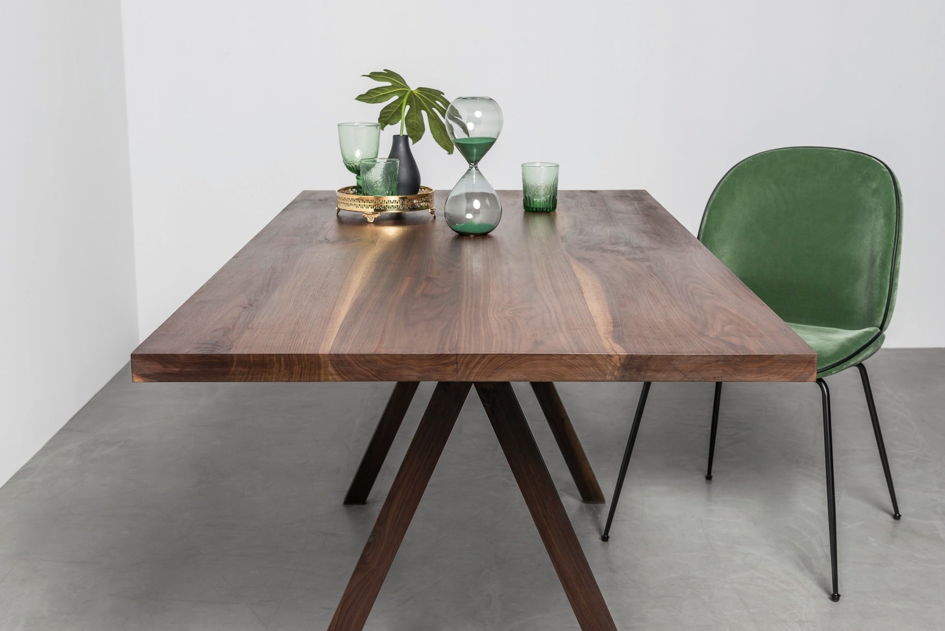 Tisch VICTORIA Nussbaum
