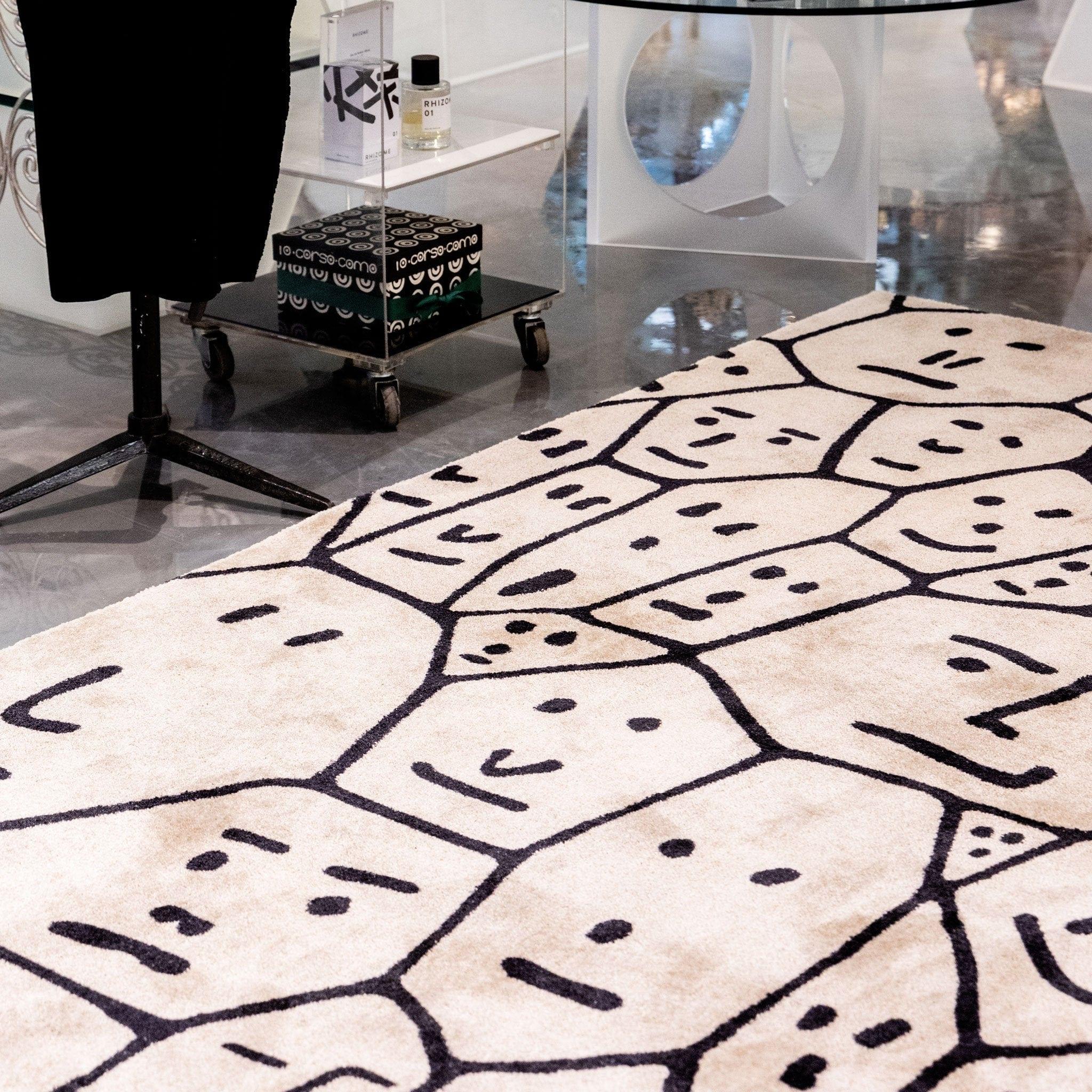 Dywan prostokątny PEOPLE beżowy Qeeboo    Eye on Design