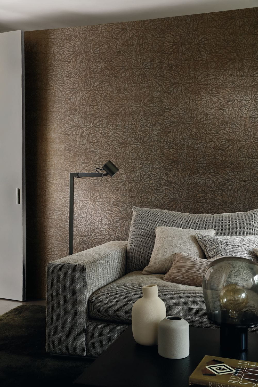 Structural wallpaper with a palm leaf plant motif PALMYRE - CAMEL dark brown