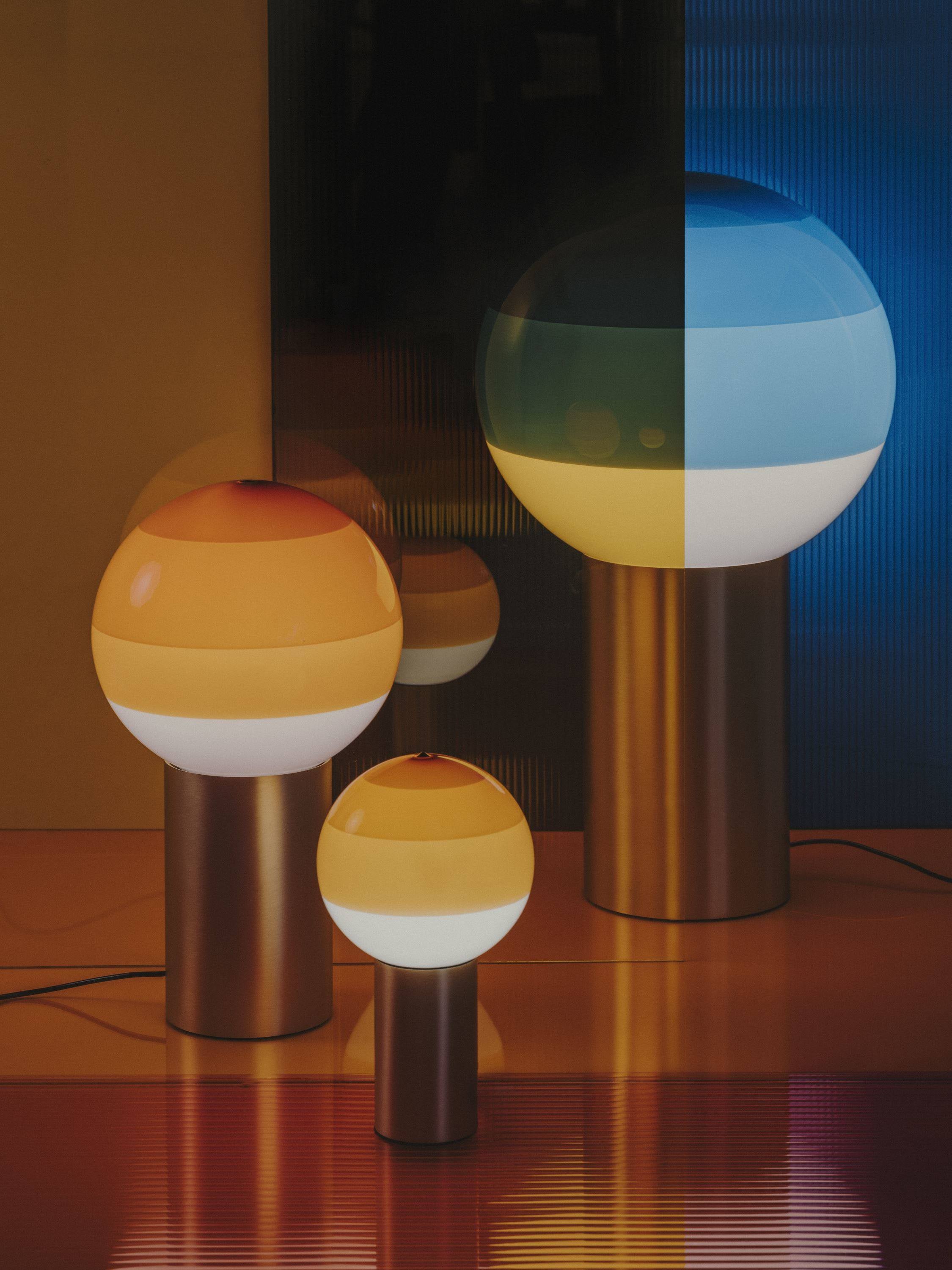 Lampa stołowa DIPPING bursztynowy ze złotą podstawą