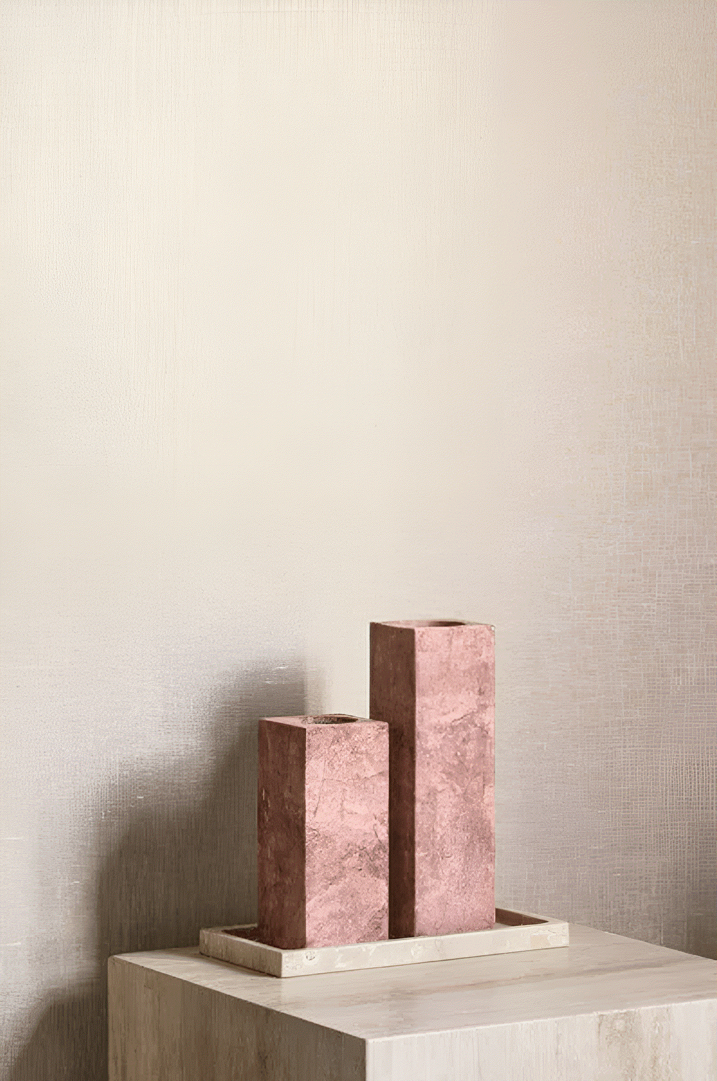 Linen textile wallpaper with an opalescent effect ELARA - MORDORÉ golden