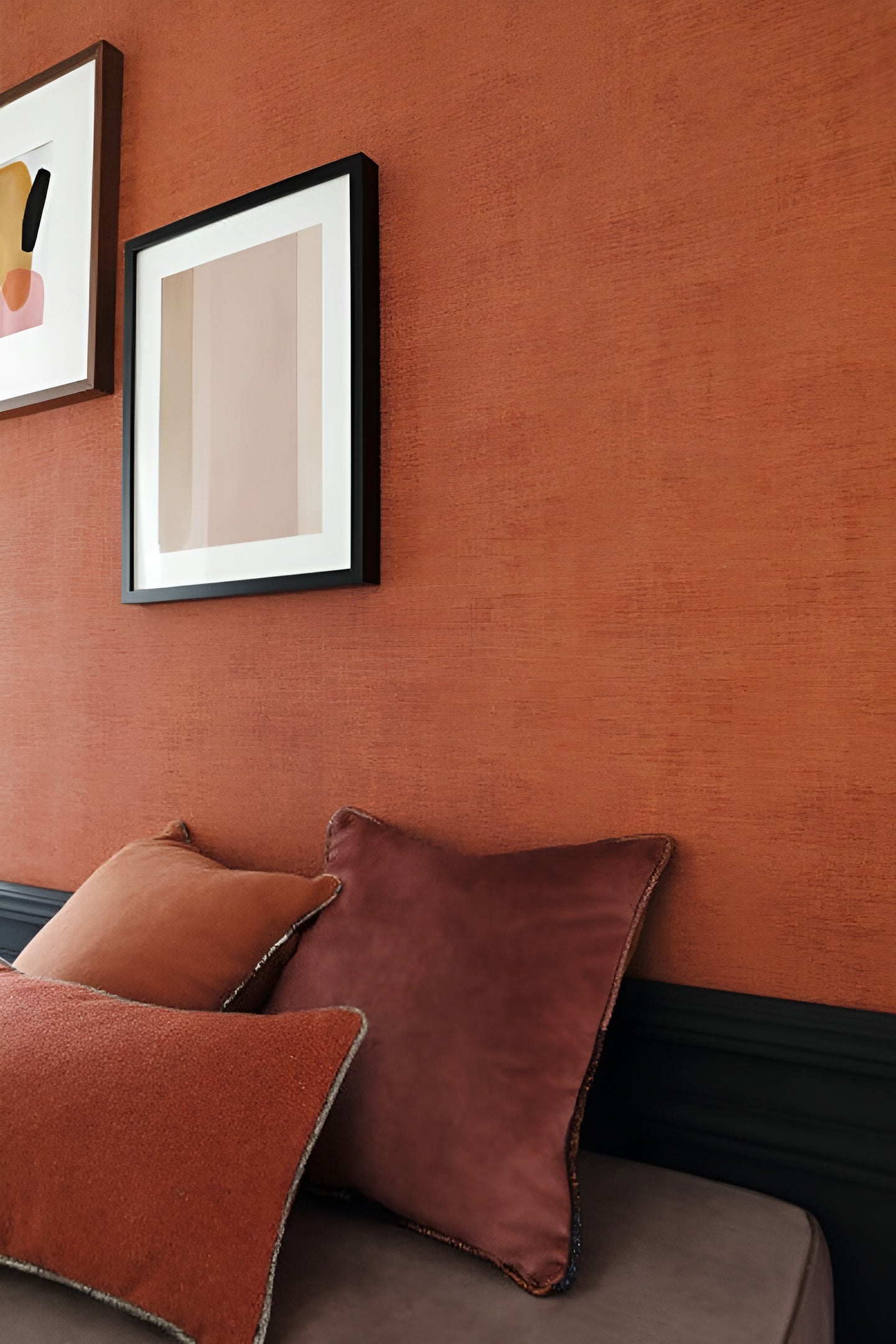 Structural wallpaper imitating worn canvas JOHARA - MARRON GLACE dark beige