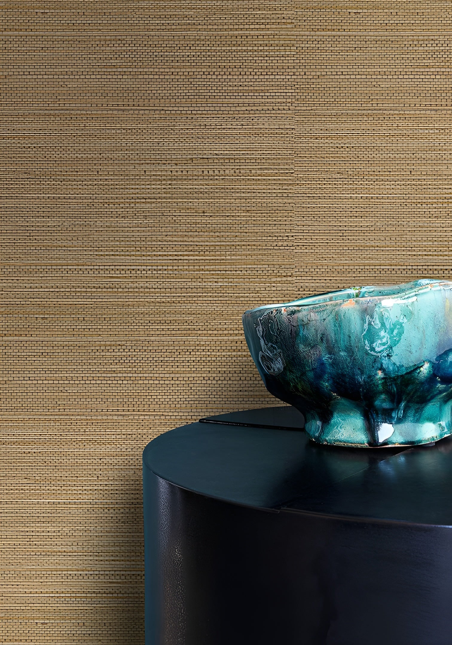 Structural wallpaper imitating seagrass fibers ZOSTERA - MORDORÉ light brown