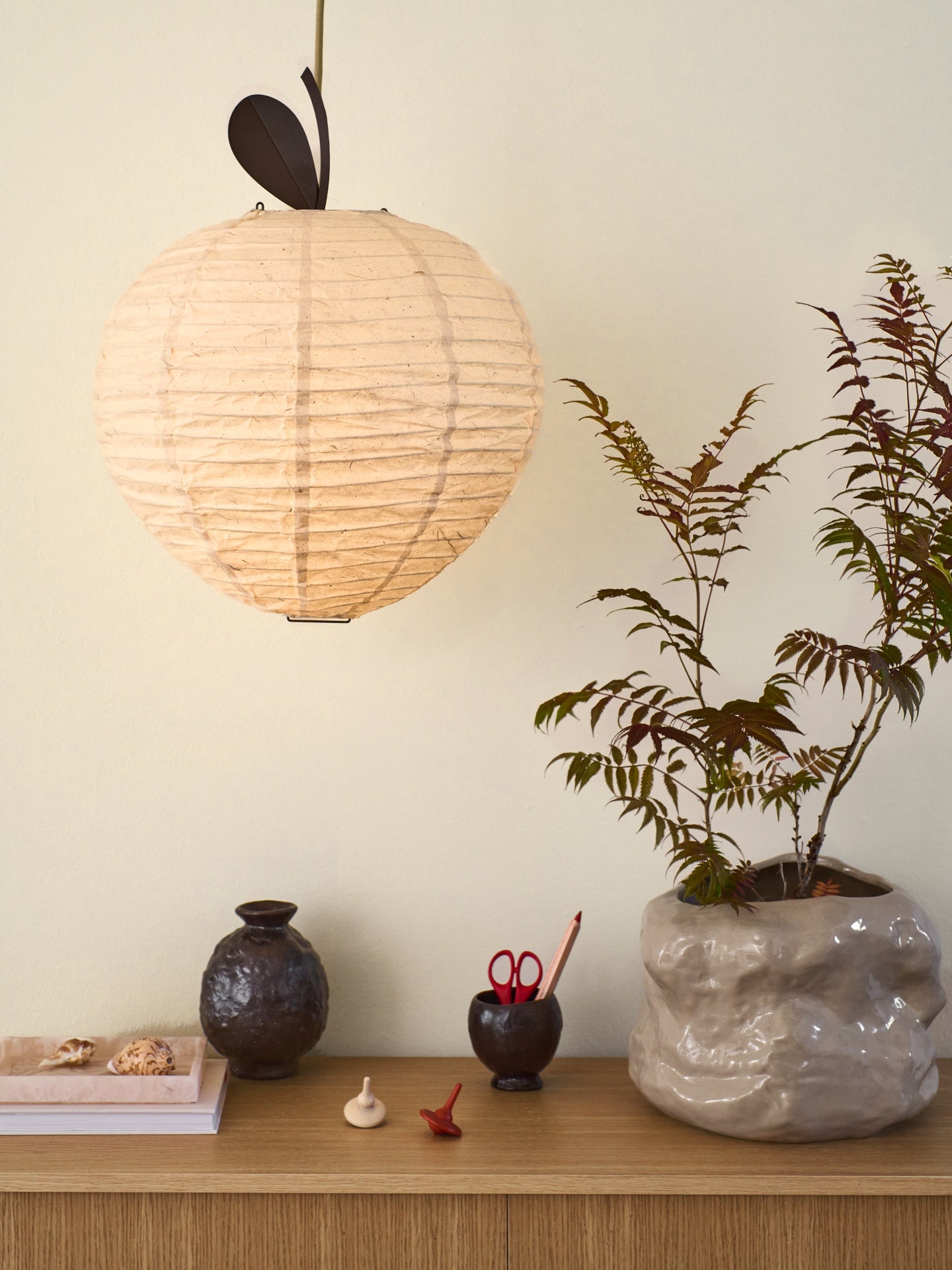 Lampa APPLE złamana biel