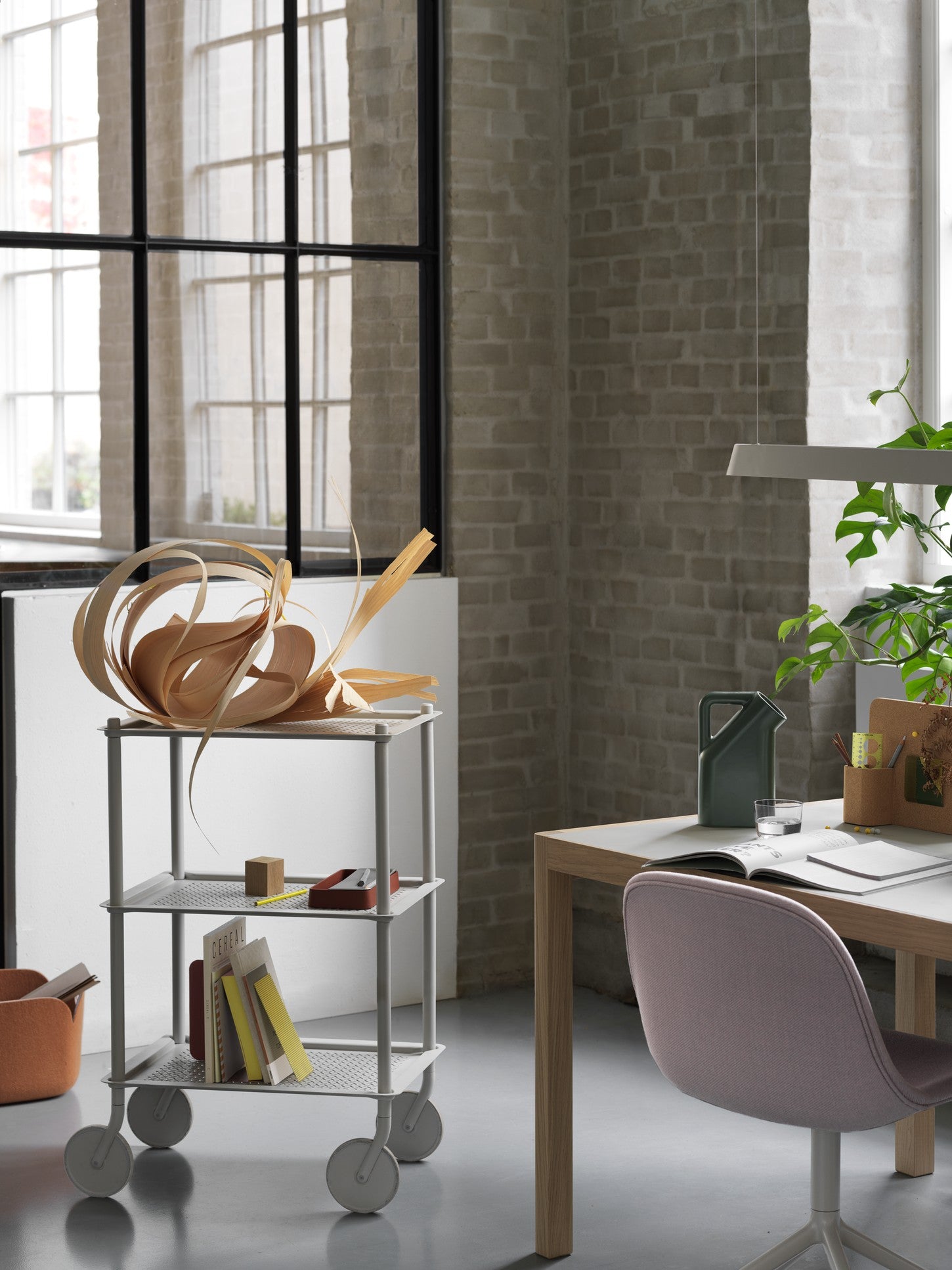 Stół WORKSHOP szare linoleum z dębową podstawą