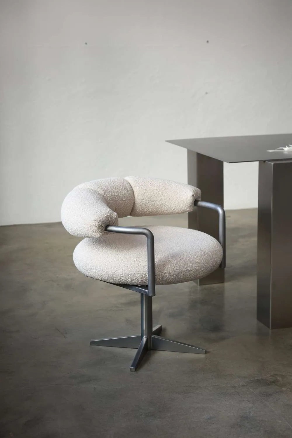 CROISSANT upholstered swivel chair