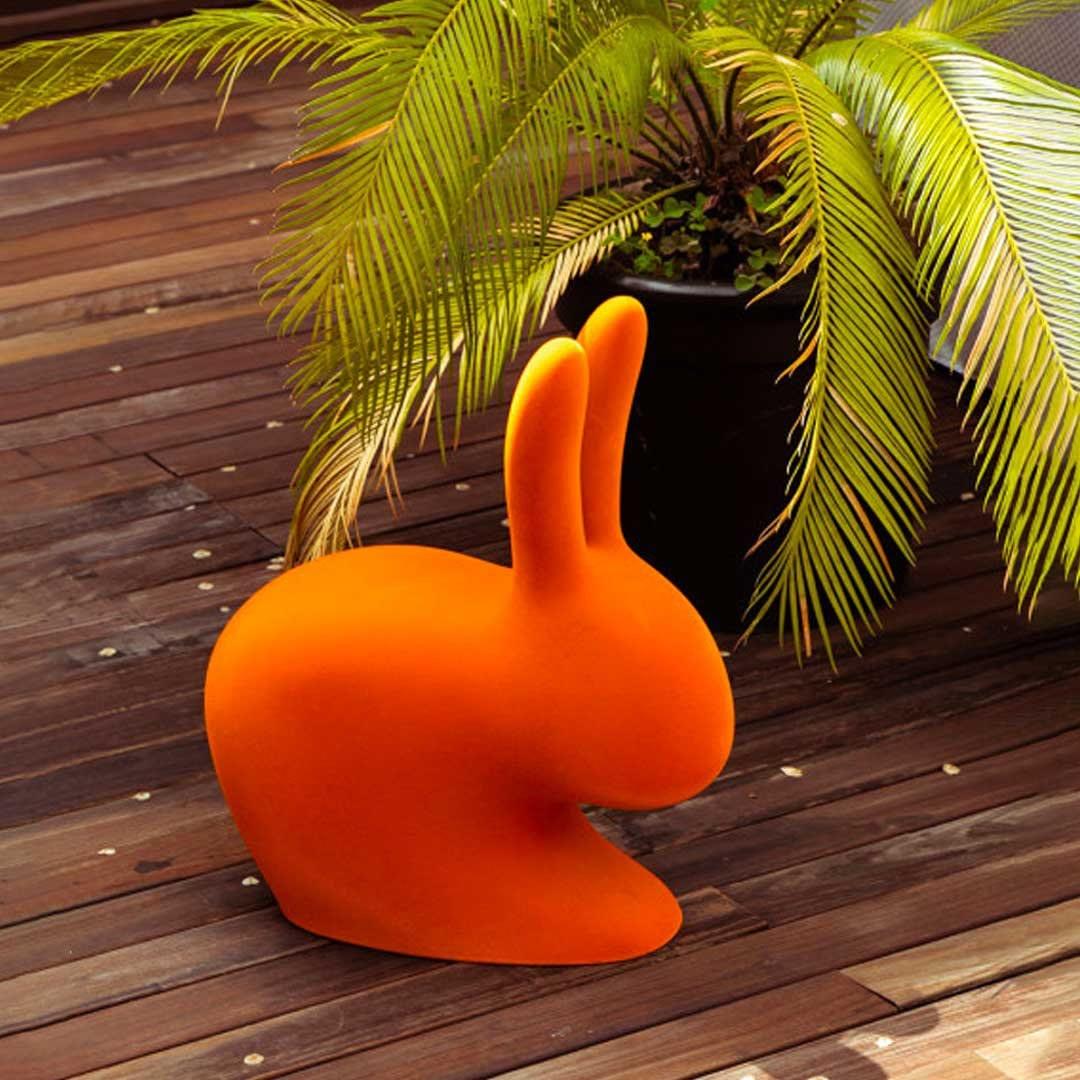Krzesło BABY RABBIT VELVET pomarańczowy Qeeboo    Eye on Design