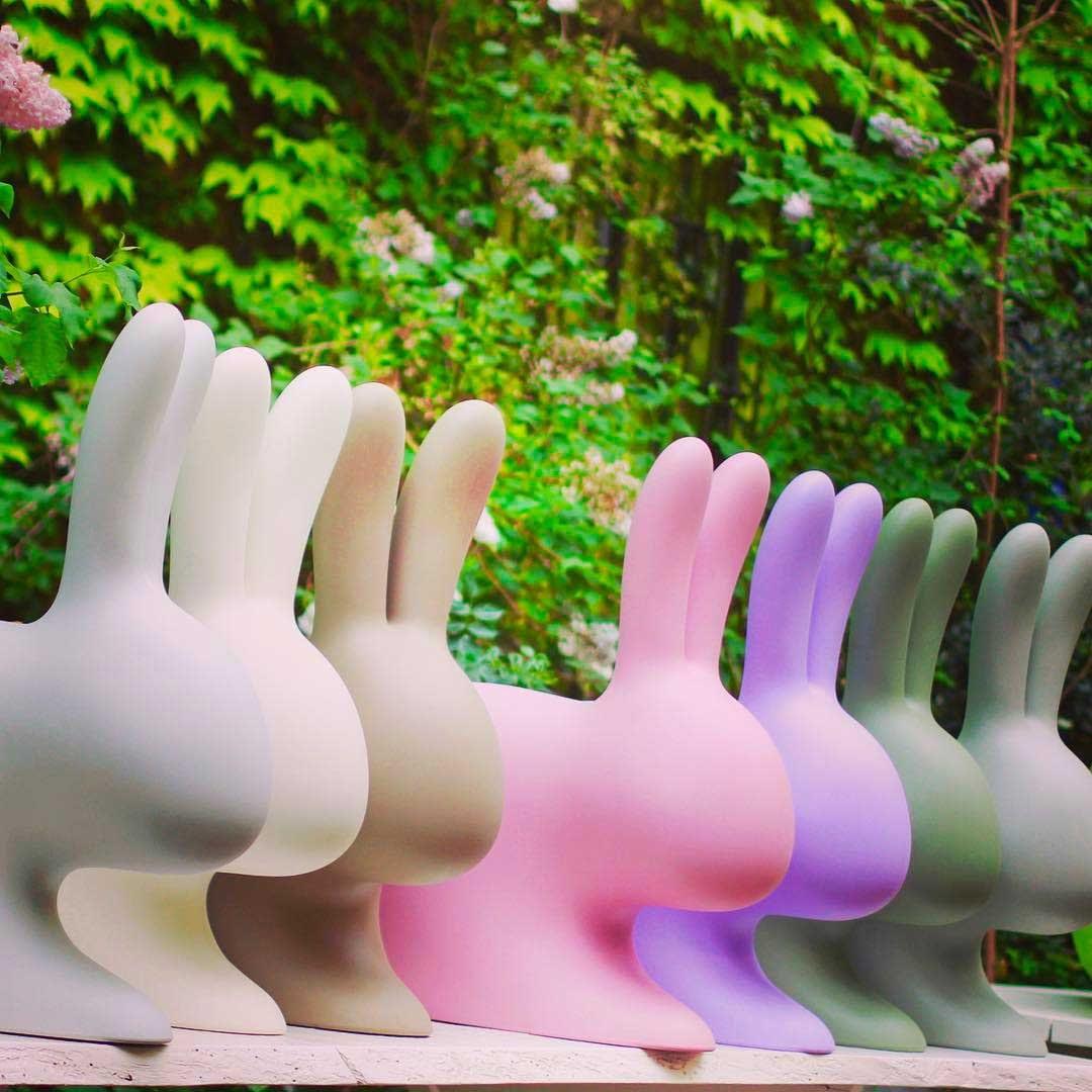 Krzesło RABBIT różowy Qeeboo    Eye on Design