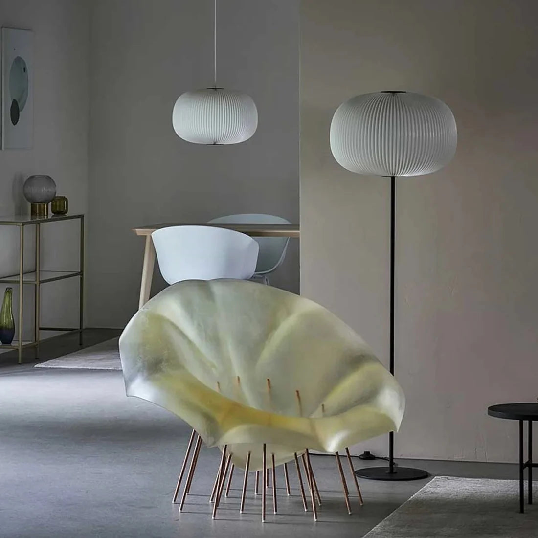 Lampa podłogowa MODEL 332 LAMELLA biały z czarną podstawą