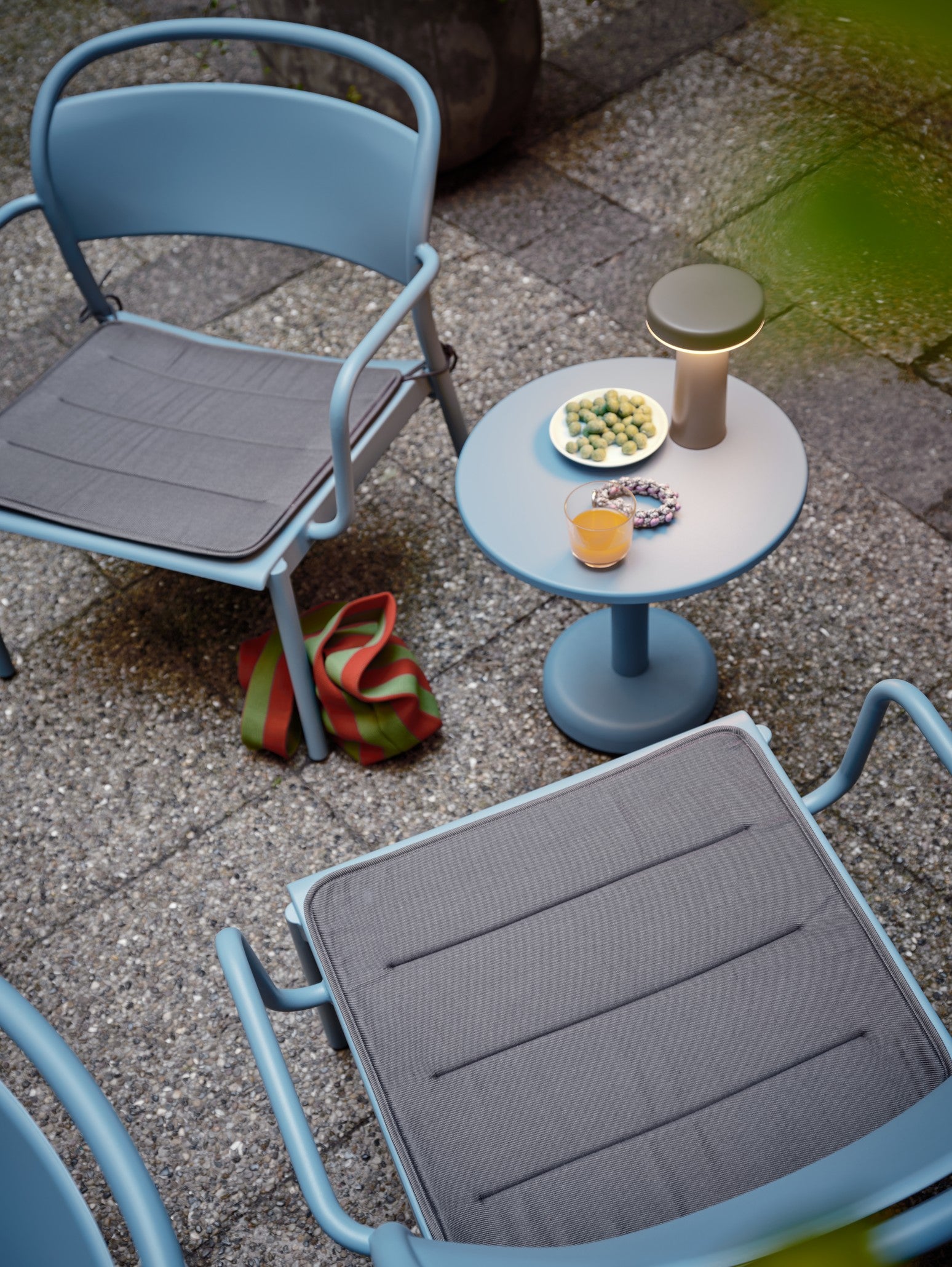 Portable outdoor lamp EASE taupe