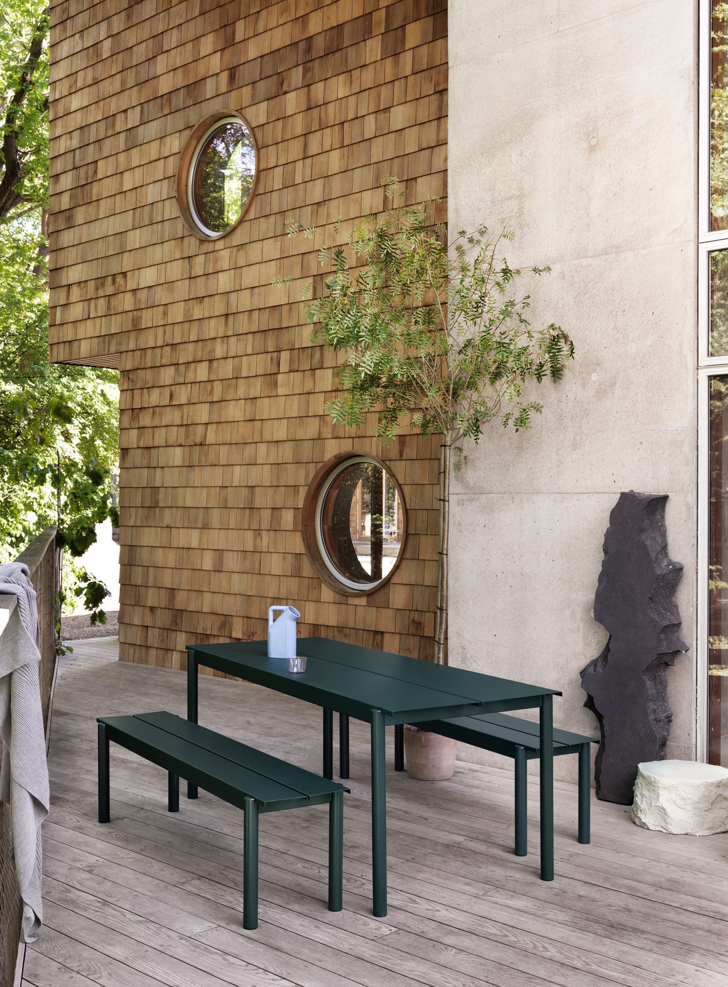LINEAR Dark Green Steel Outdoor Table