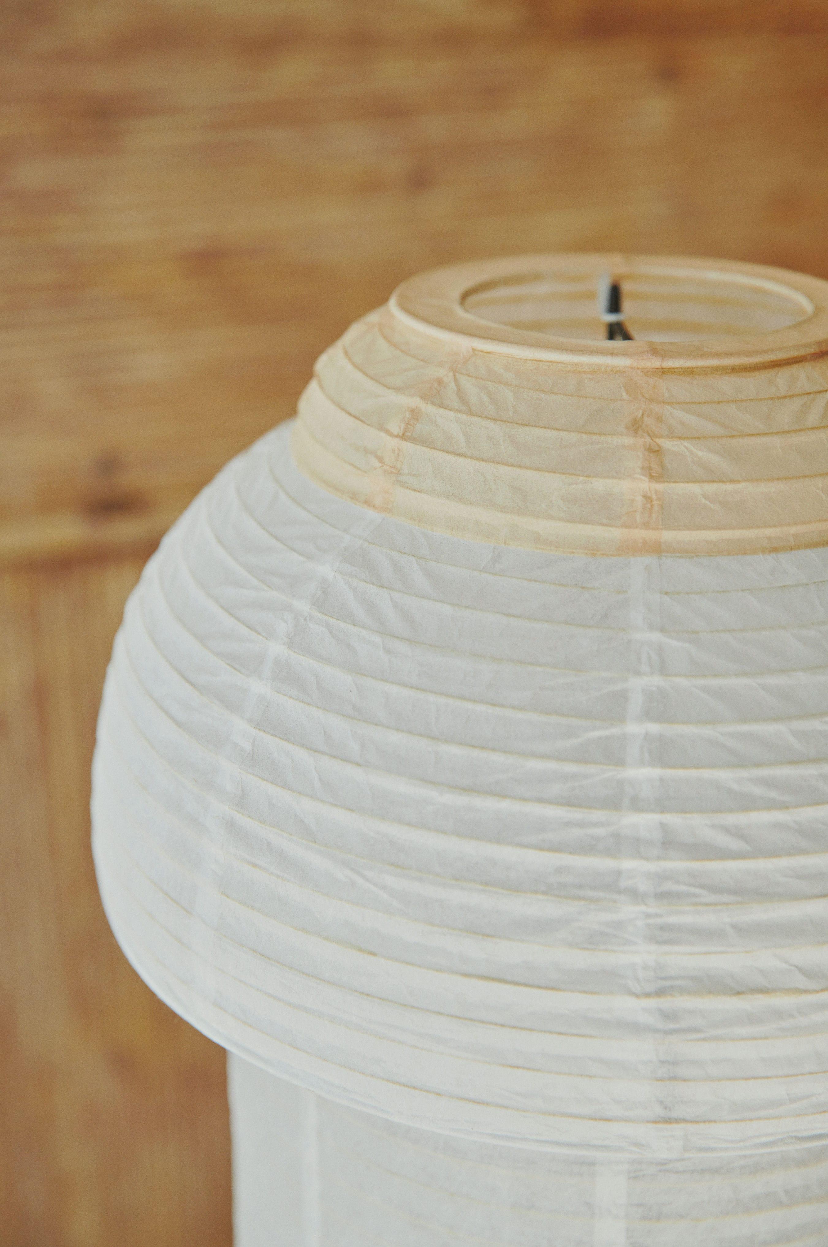 Tischlampe doppelt weiß mit Gelb
