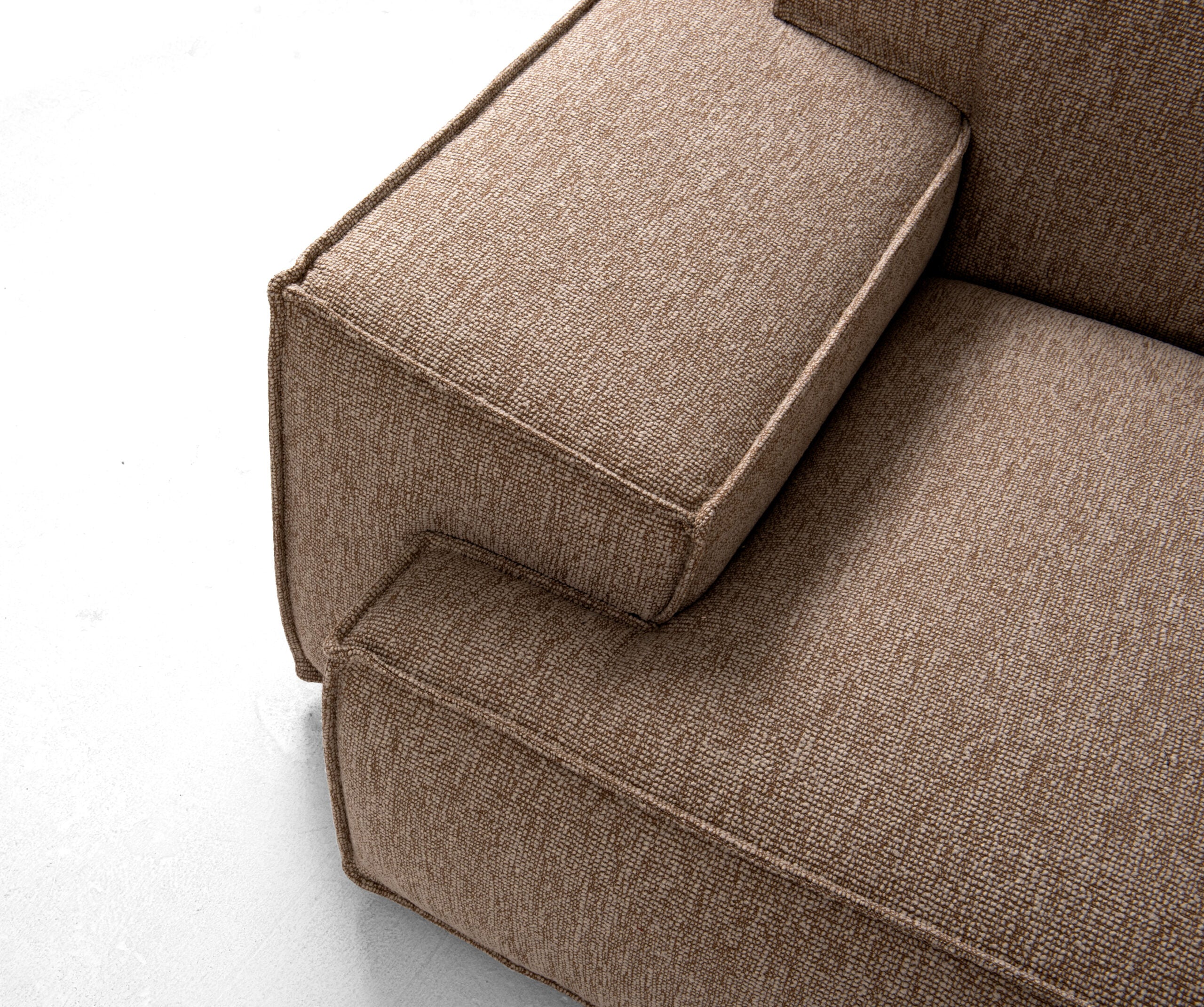 MAXXO 2.0 Upholstered Sofa