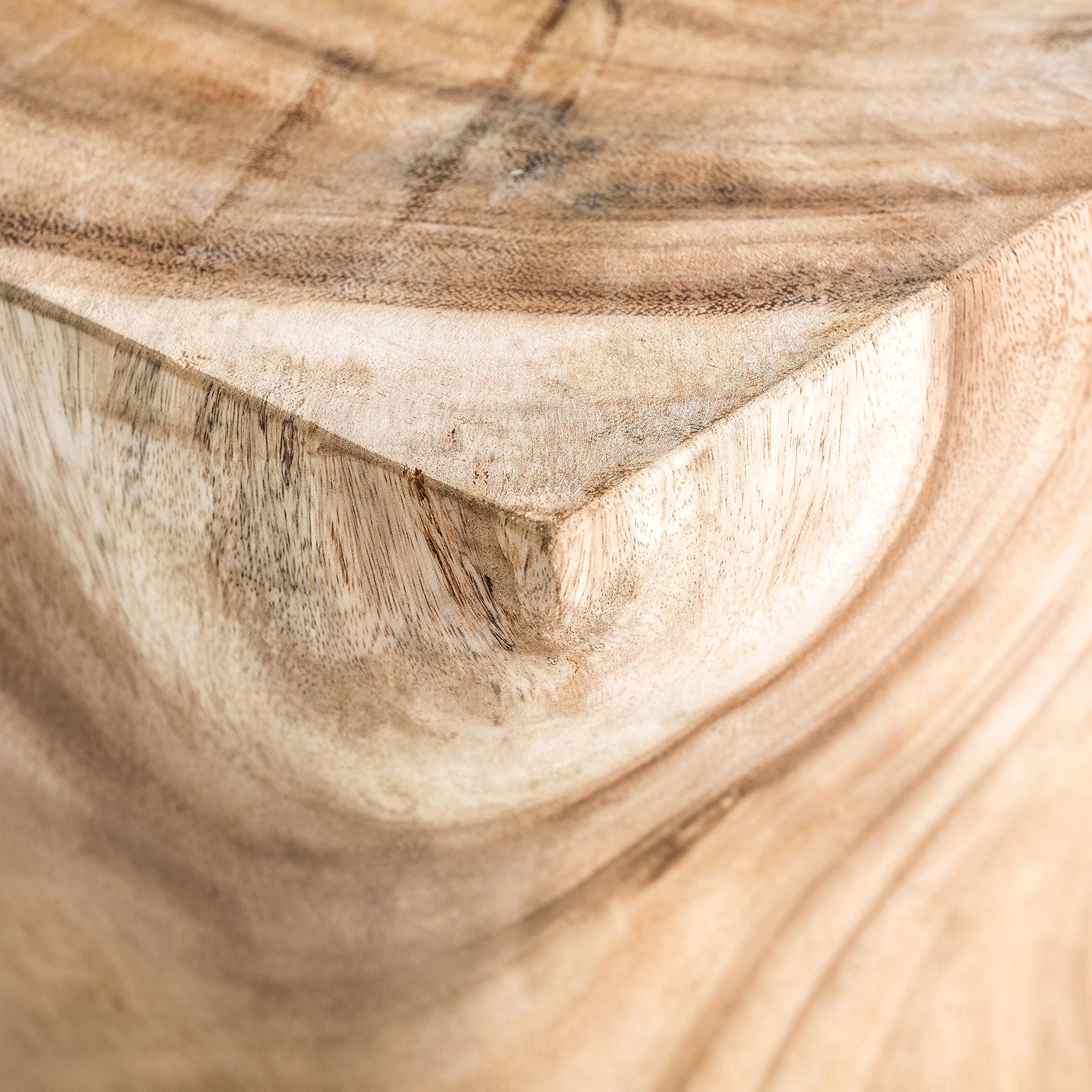 Beistelltisch YENDI aus tropischem Holz