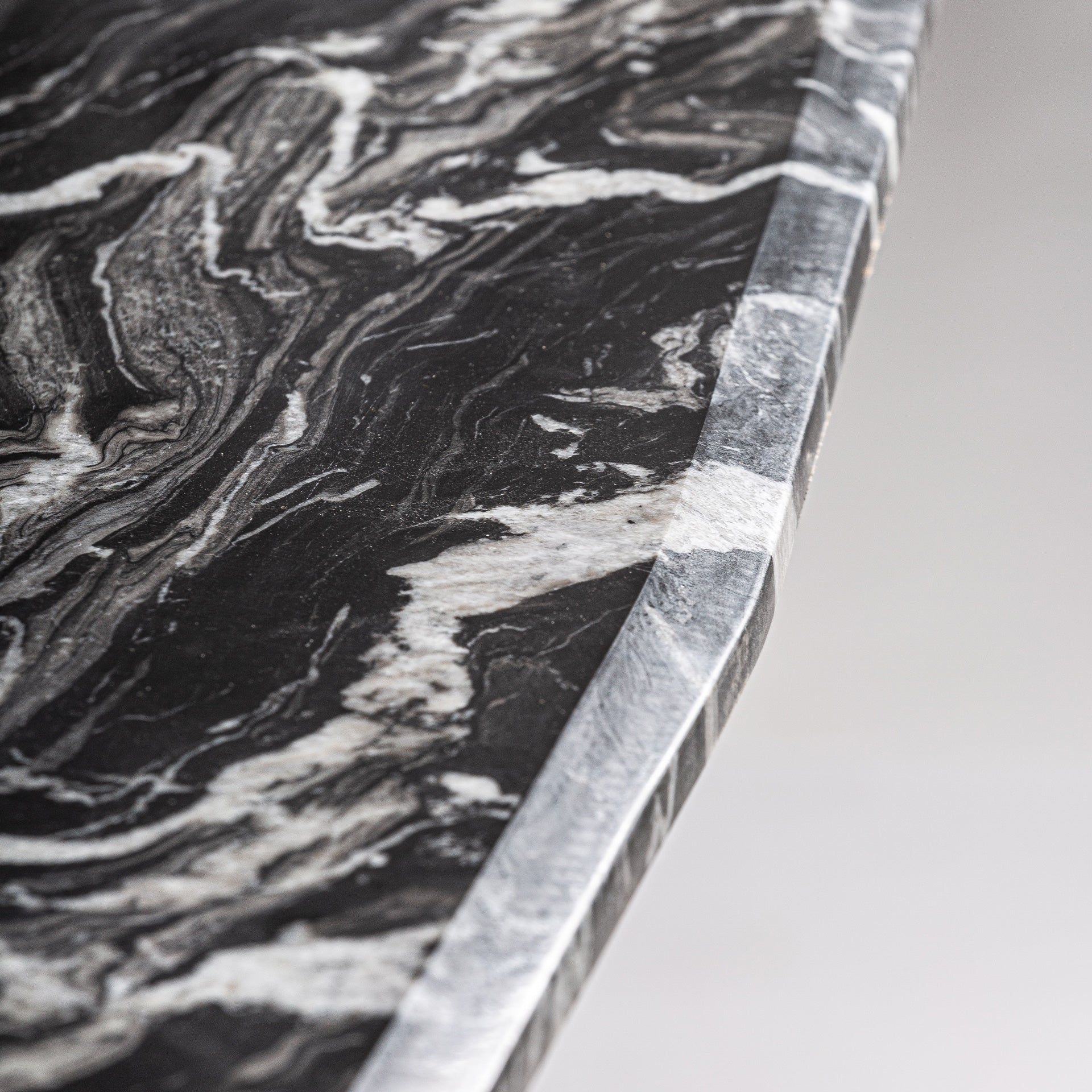 GAUTBY Table Black Marble