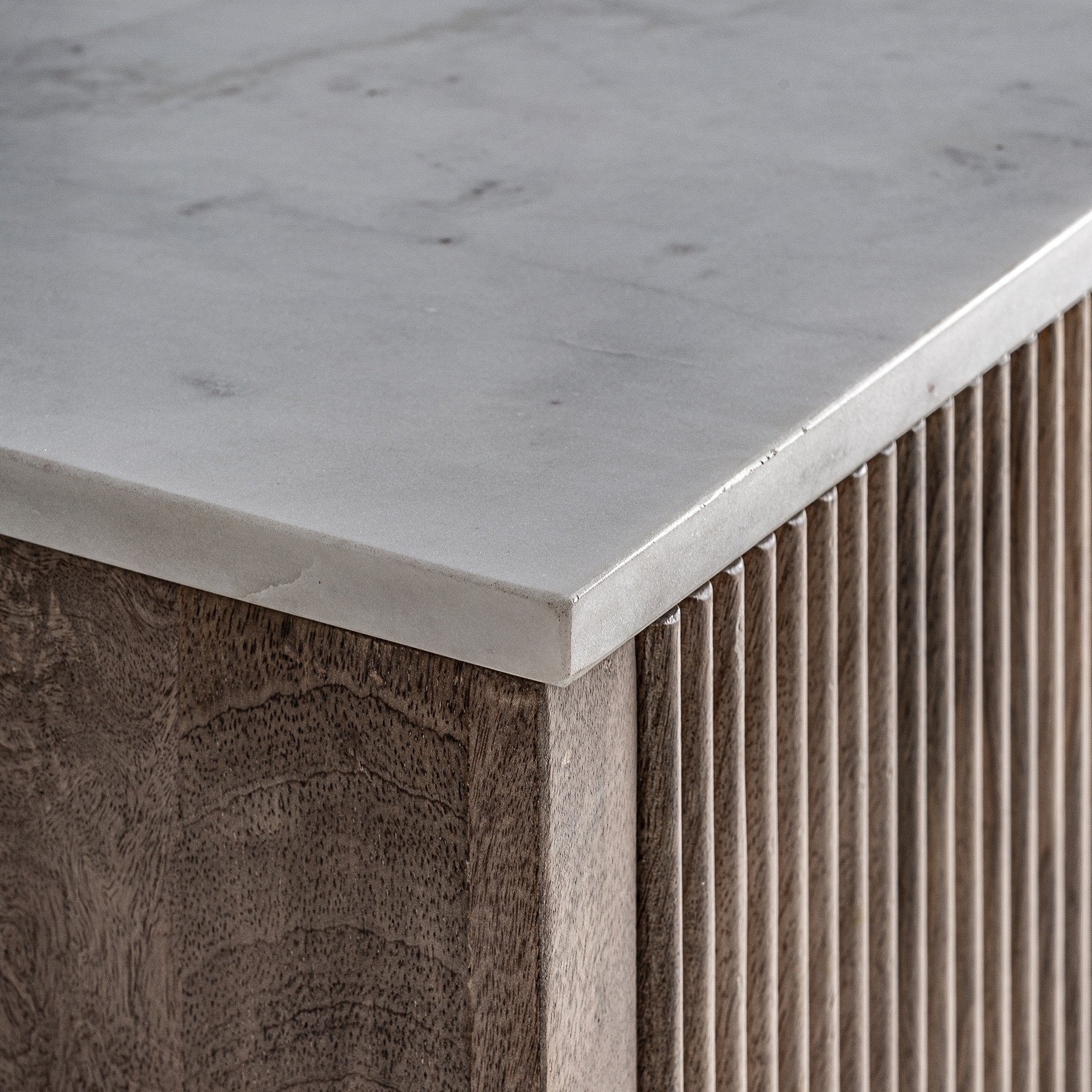 Szafka RTV ZERF drewno mango z marmurowym blatem