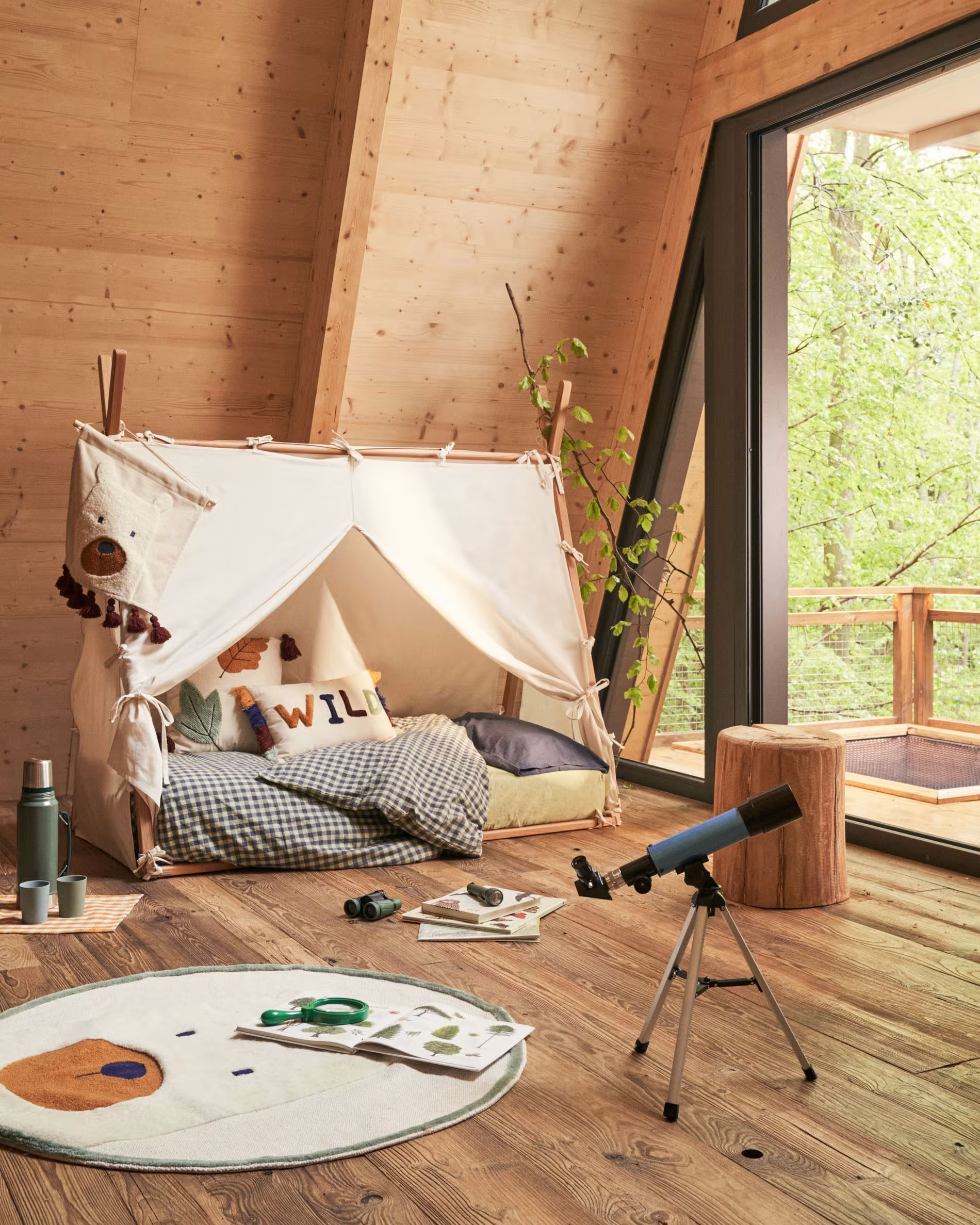 Łóżko tipi MARALIS lite drewno bukowe La Forma    Eye on Design