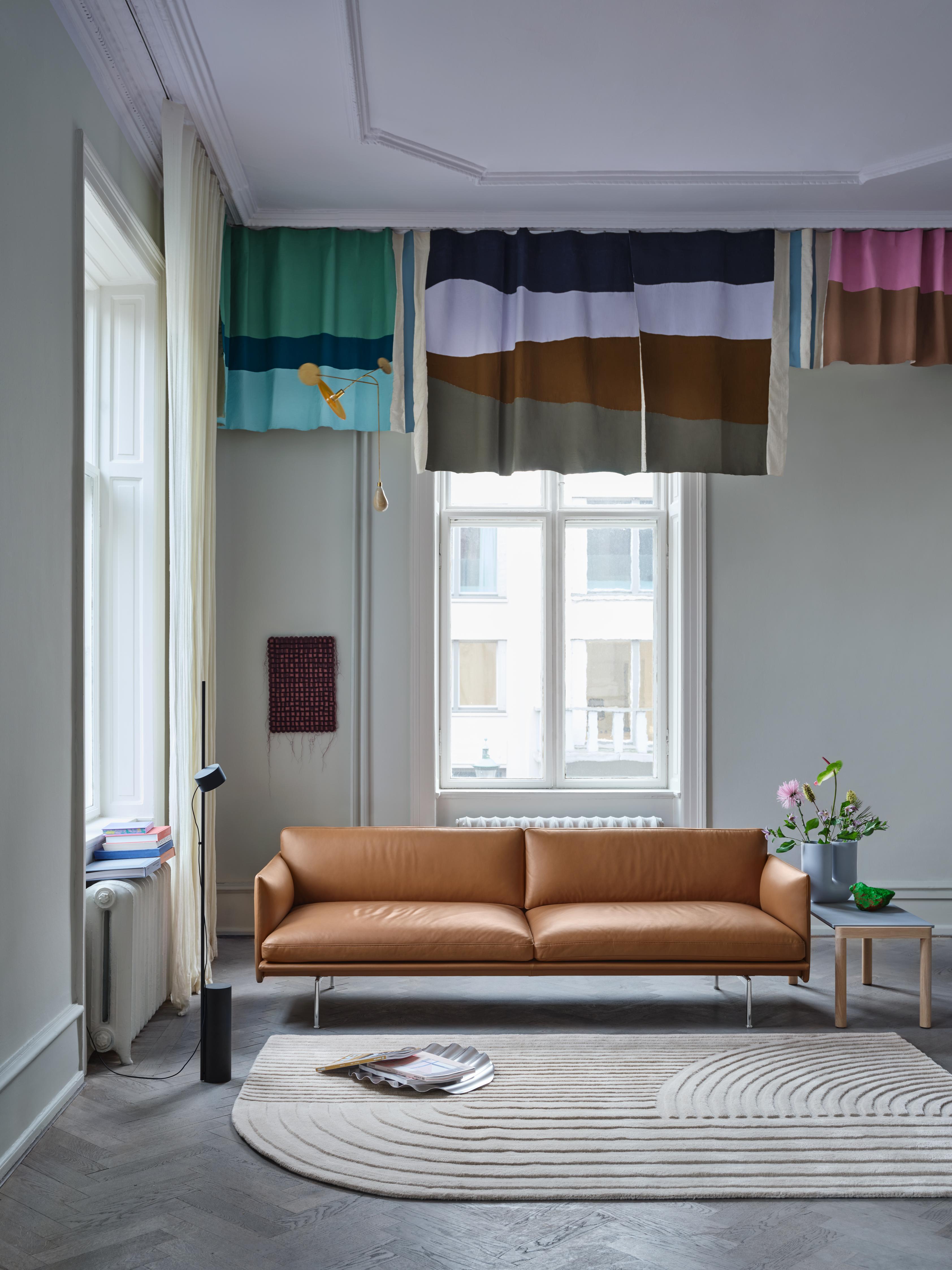 POST Floor Lamp Black