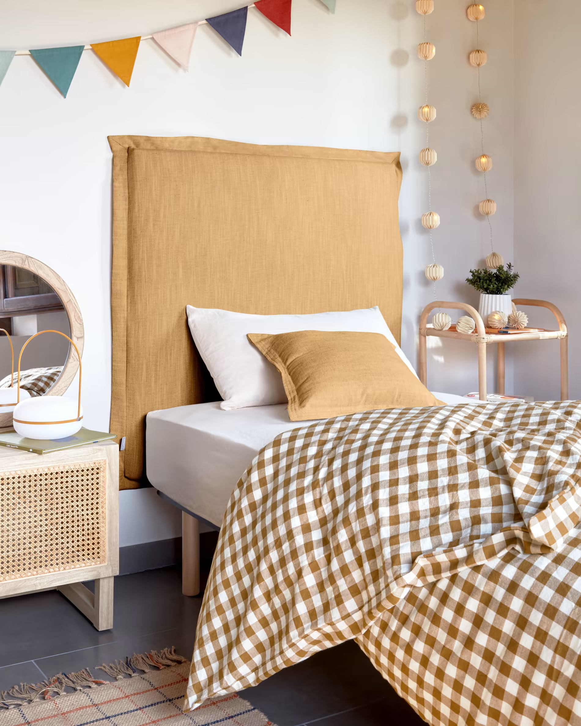 Zagłówek TANIT musztardowy La Forma    Eye on Design