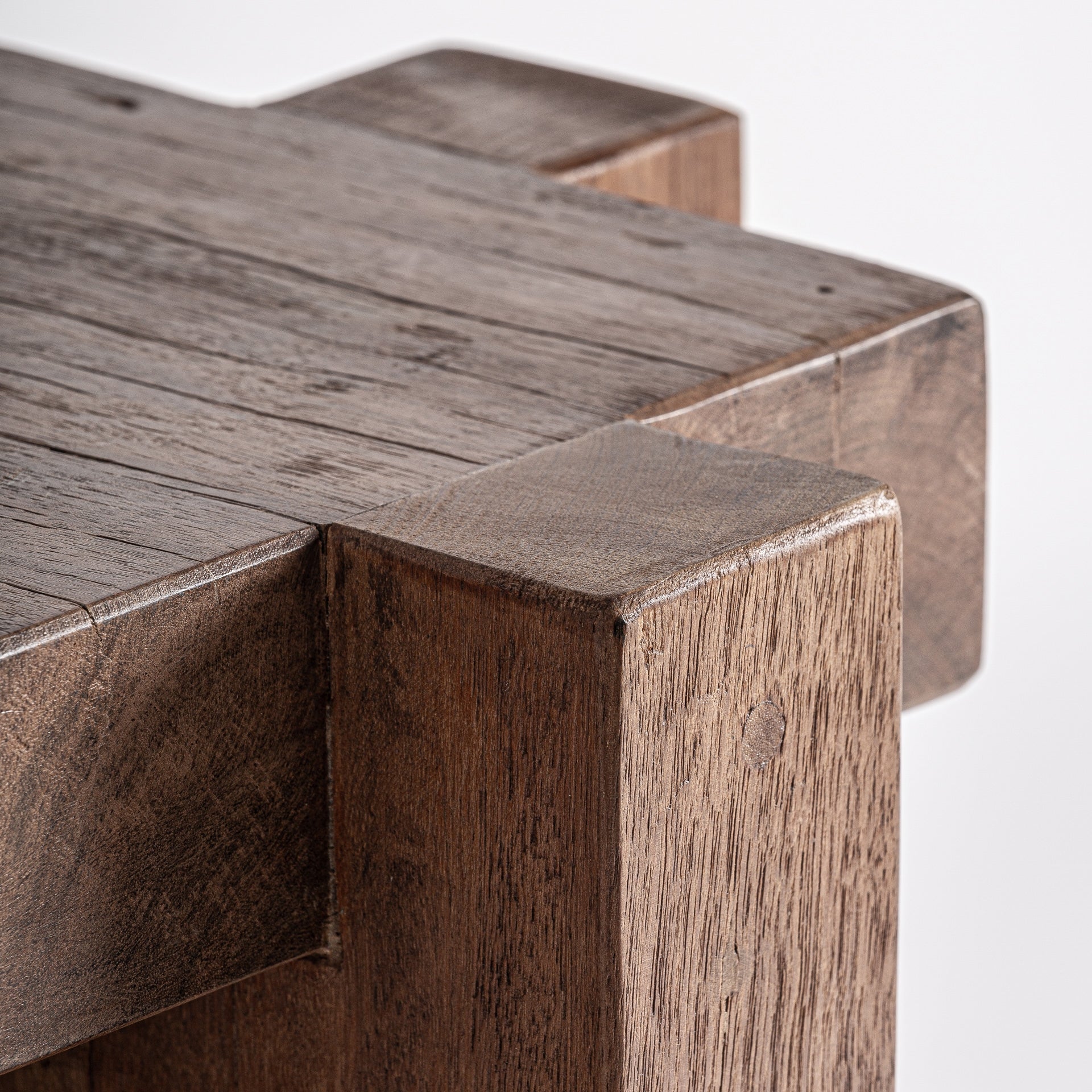 Beistelltisch BRUTALIST aus recyceltem Holz