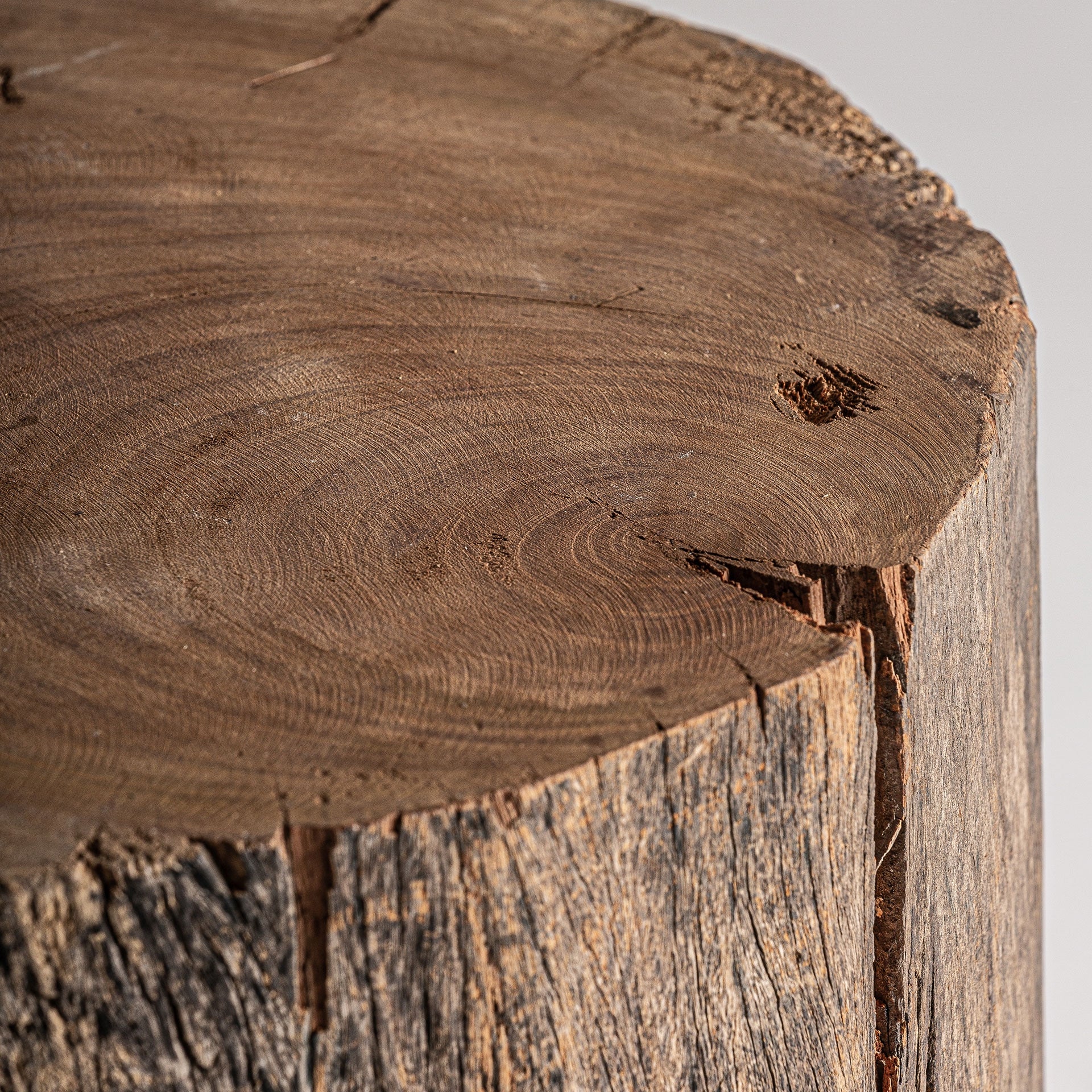 MALUNG Column Tropical Wood