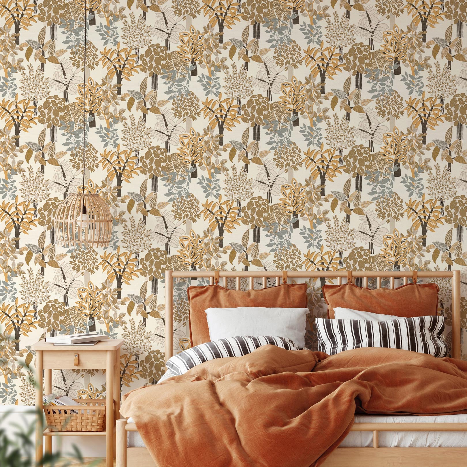 Structural wallpaper with a botanical motif PERADENIYA - WHITE/BROWN